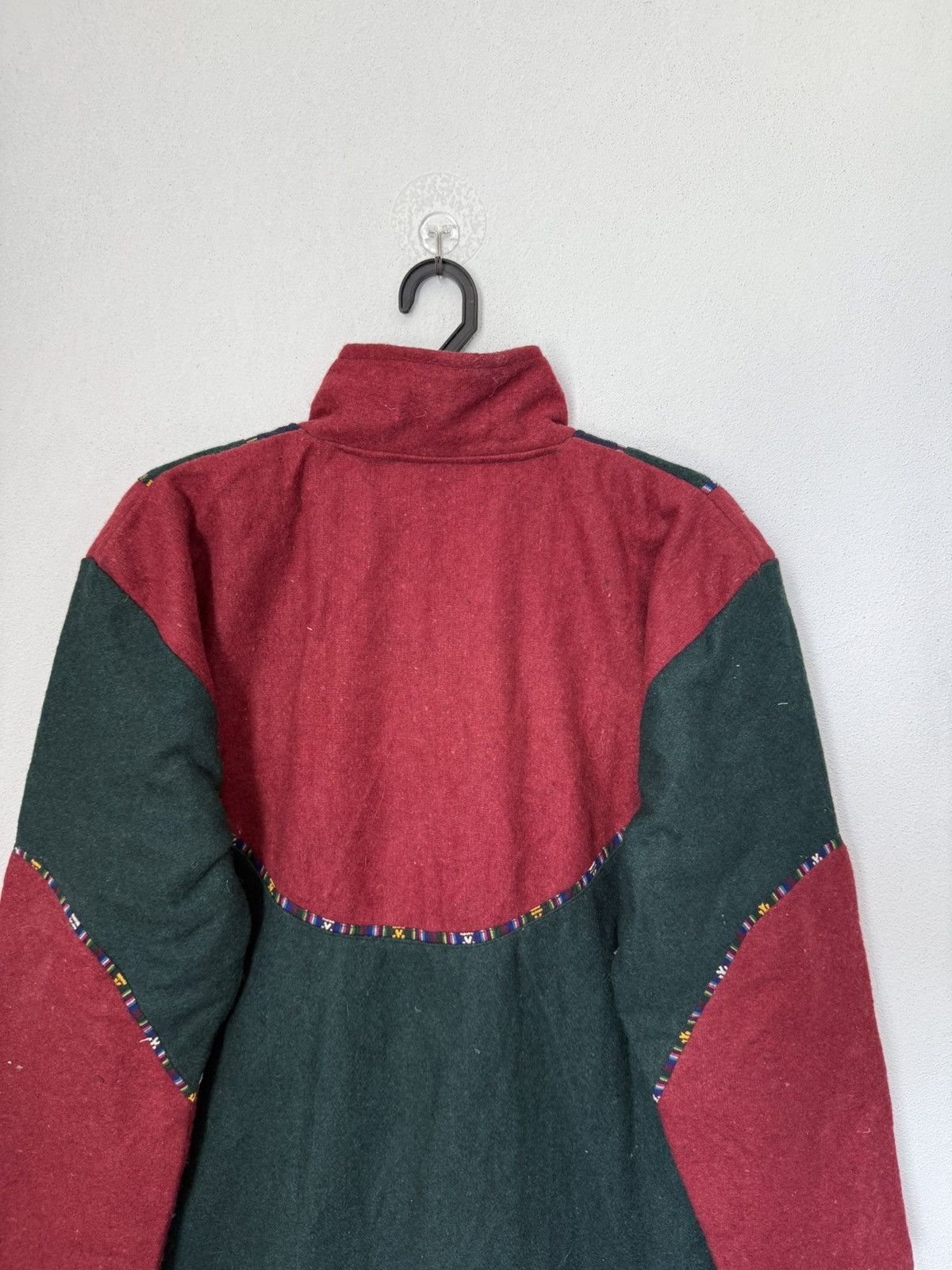 Japanese Brand Vintage Patchwork Pullover Baja Red Green & Navy Tribal Trim Size US M / EU 48-50 / 2 - 7 Thumbnail