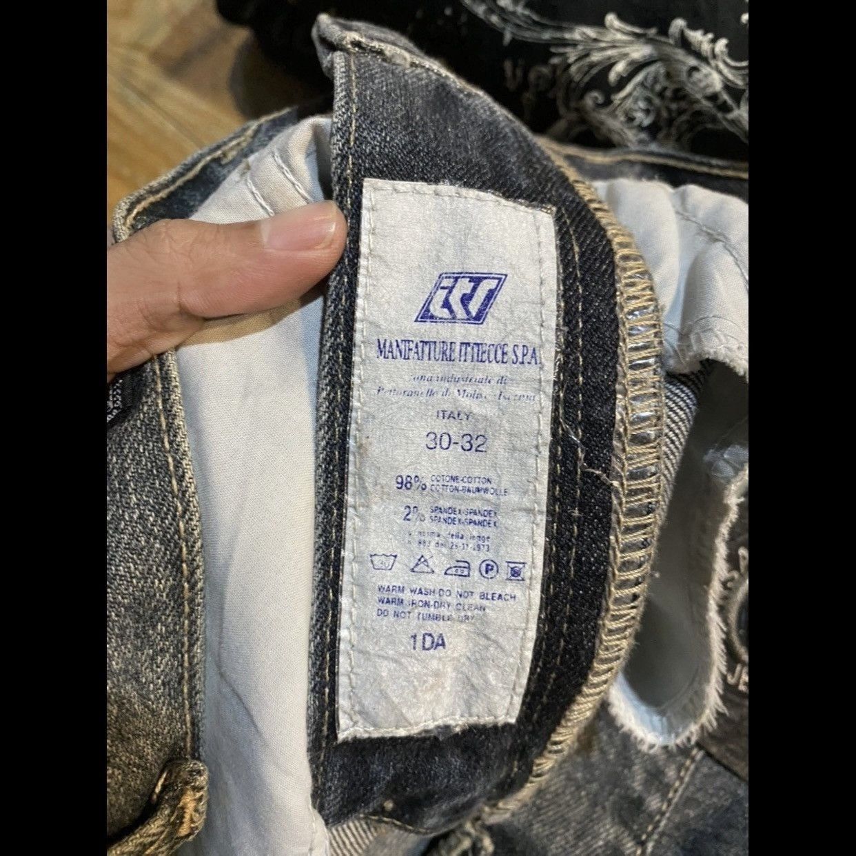 Versace Jeans Couture Vintage Versace Jeans Couture Black Denim Jeans Size US 30 / EU 46 - 16 Thumbnail