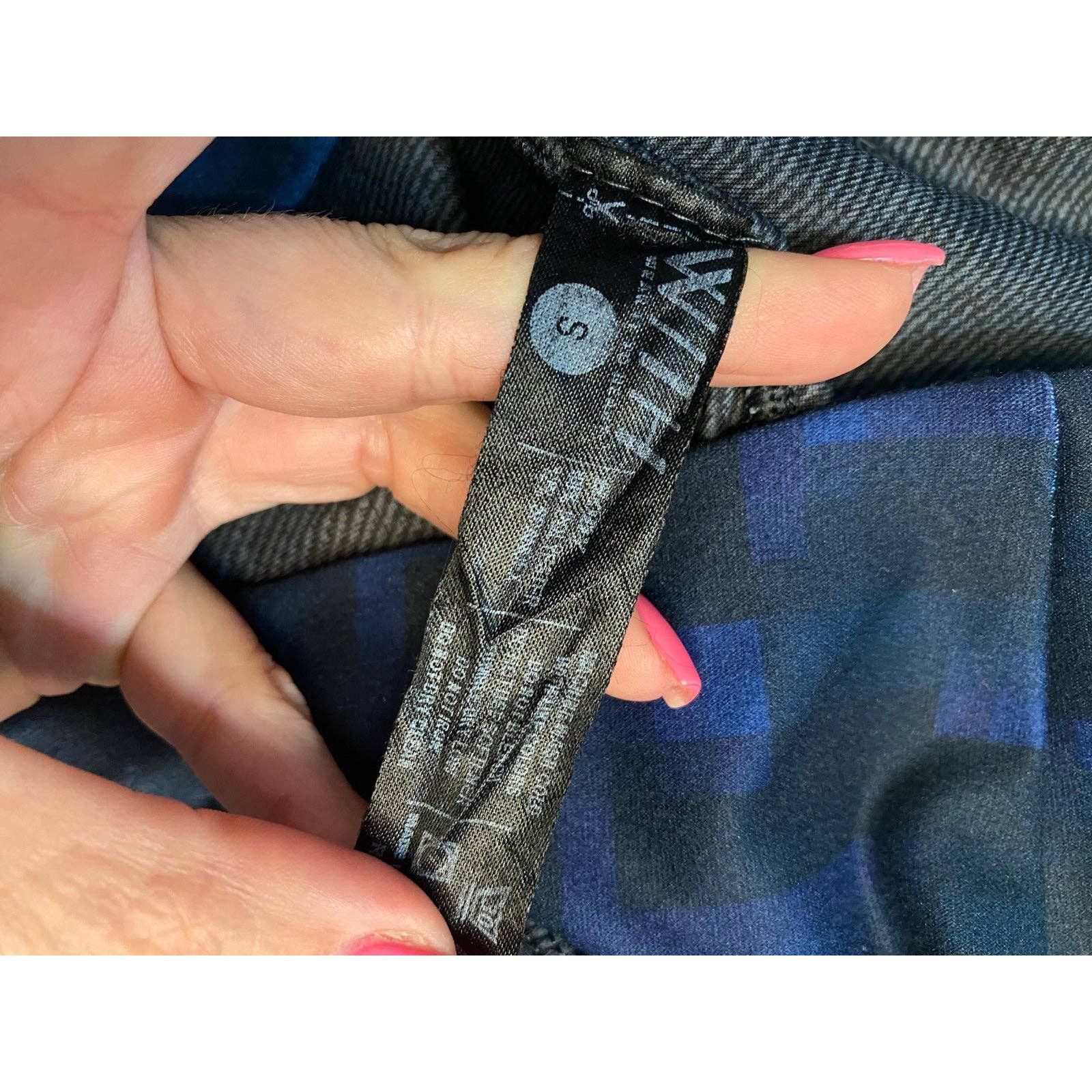 Other Peloton X WITH Blue Pyramid High Waisted Cropped Leggings Size 27" / US 4 / IT 40 - 6 Thumbnail
