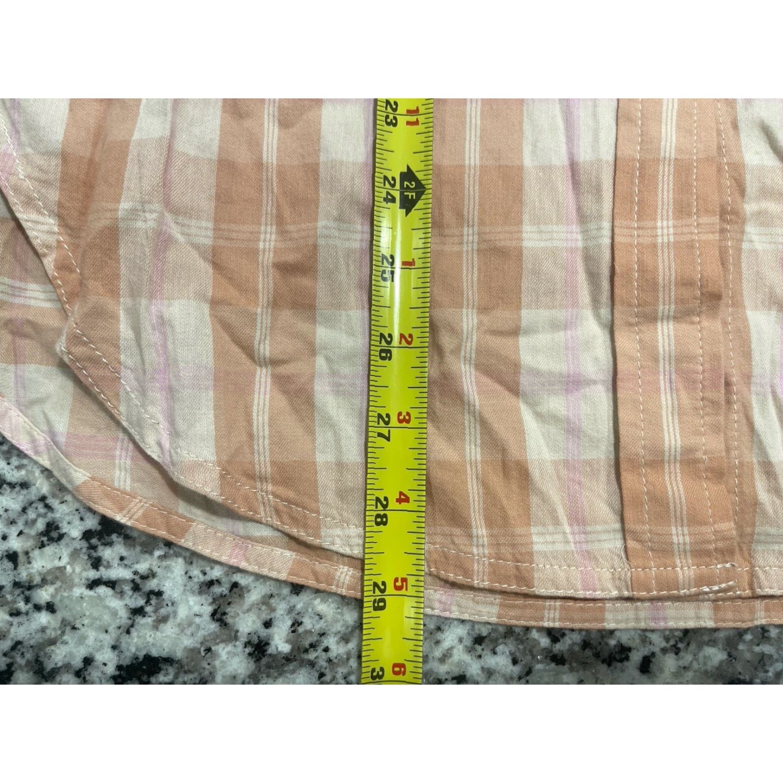 J.Crew VINTAGE NWT J. Crew Relaxed Fit Featherweight Peach / Pink Shirt Sz 8 Size M / US 6-8 / IT 42-44 - 2 Thumbnail