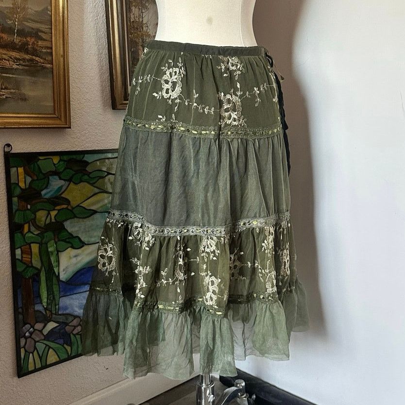 Other pura vida green floral lace midi skirt rare vintage Size 26" / US 2 / IT 38 - 1 Thumbnail