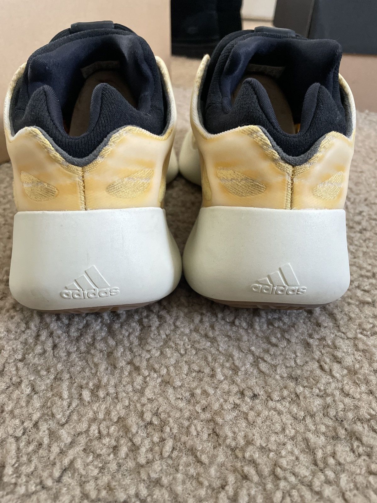 Yeezy yeezy 700 v3 safflower monos Size US 10.5 / EU 43-44 - 4 Thumbnail