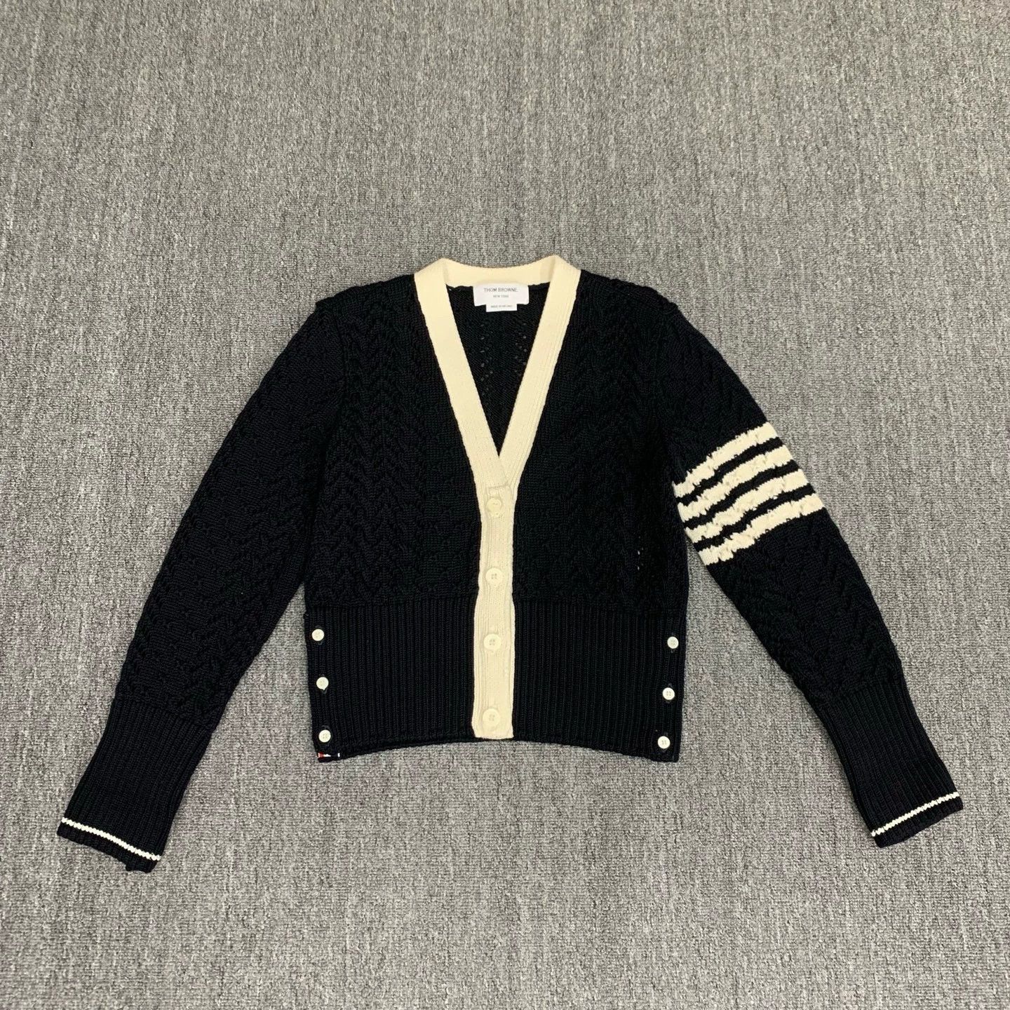 Thom Browne Thom Browne Navy Four-Stripe Knit Cardigan 44 Size M / US 6-8 / IT 42-44 - 1 Thumbnail