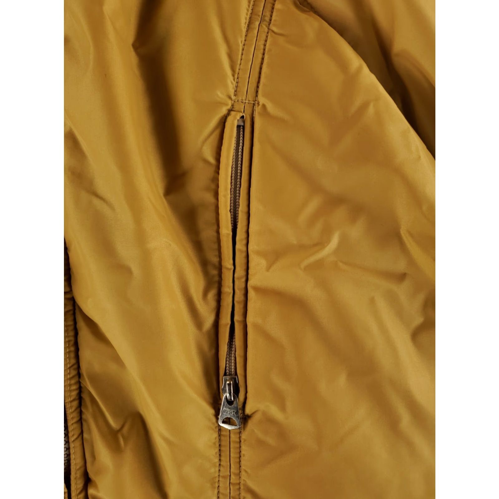 Vintage VINTAGE Gerry Down Puffer Full Zip Jacket Belted XL Mens Brown Beige Tan 70s 80s Nylon Parka Size US XL / EU 56 / 4 - 5 Thumbnail