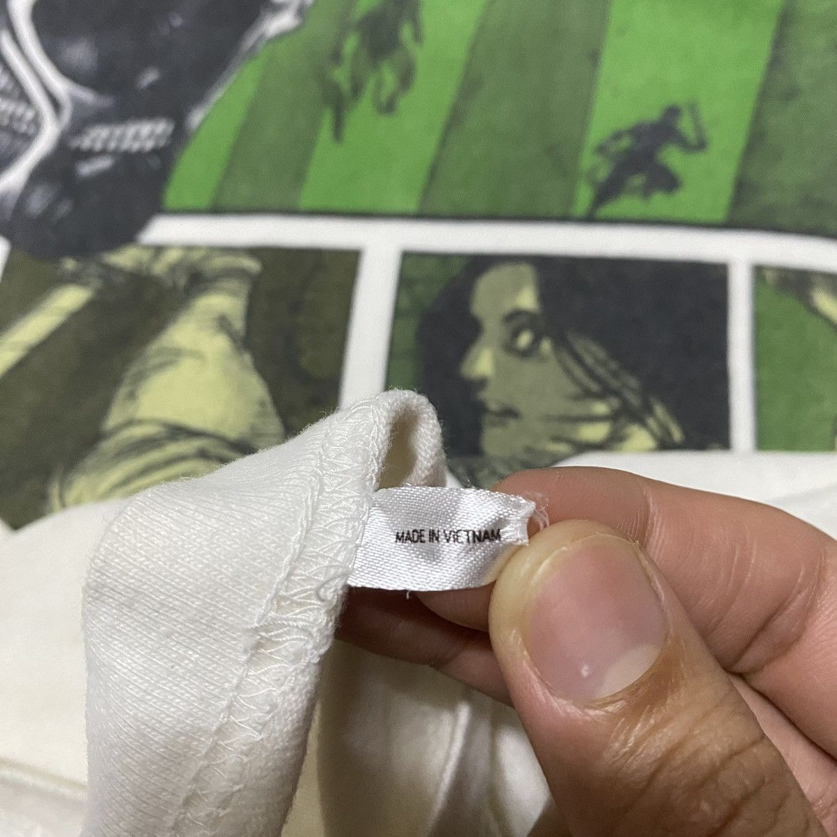 Anime × Vintage ATTACK ON TITAN FINAL SEASON MANGA PANEL ANIME TEE Size US M / EU 48-50 / 2 - 10 Thumbnail