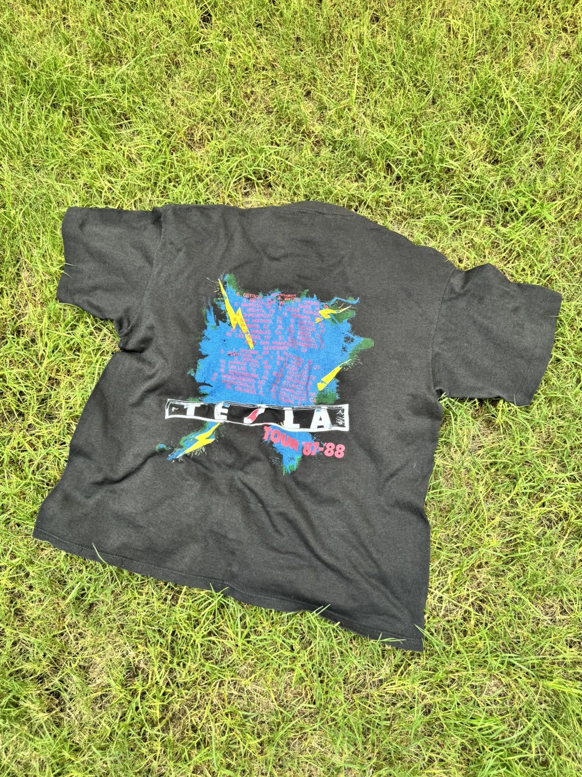 Vintage Vintage Tesla Tour Concert T Shirt 1987 Size US XL / EU 56 / 4 - 9 Thumbnail