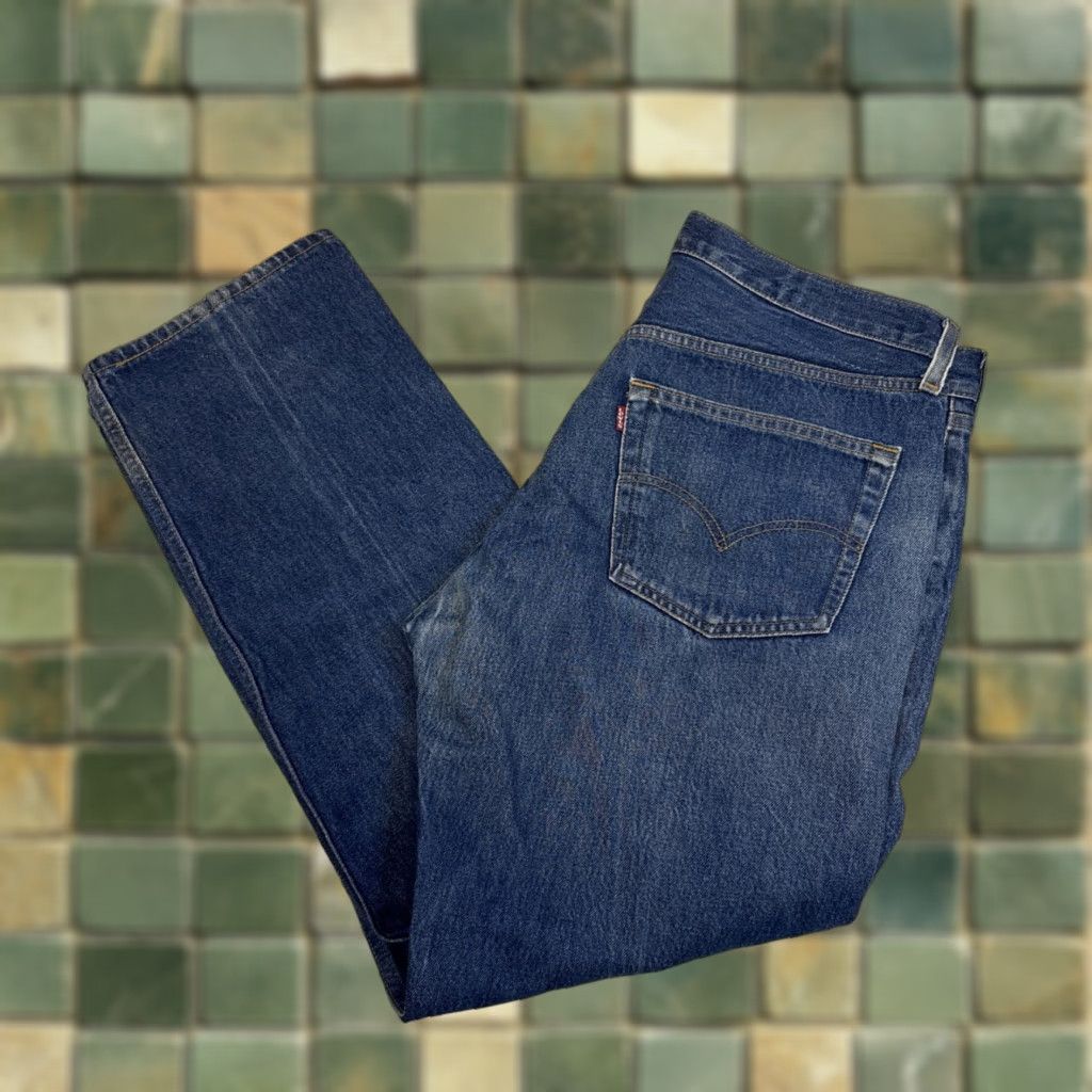 Levi's VINTAGE Levi’s Jeans Denim Button Fly Men’s Blue 37x30 Levi'S 501 Regular Straight USA 2000s Size US 37 - 1 Thumbnail