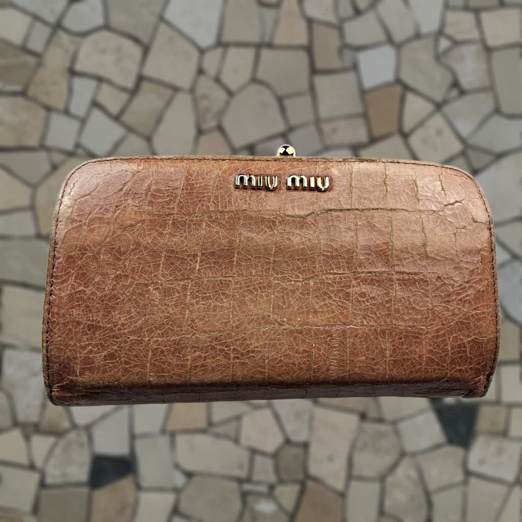 Miu Miu Miu Miu Wallet Leather Zip-Around Damaged Pink Womens 6.5x4 Size ONE SIZE - 1 Thumbnail