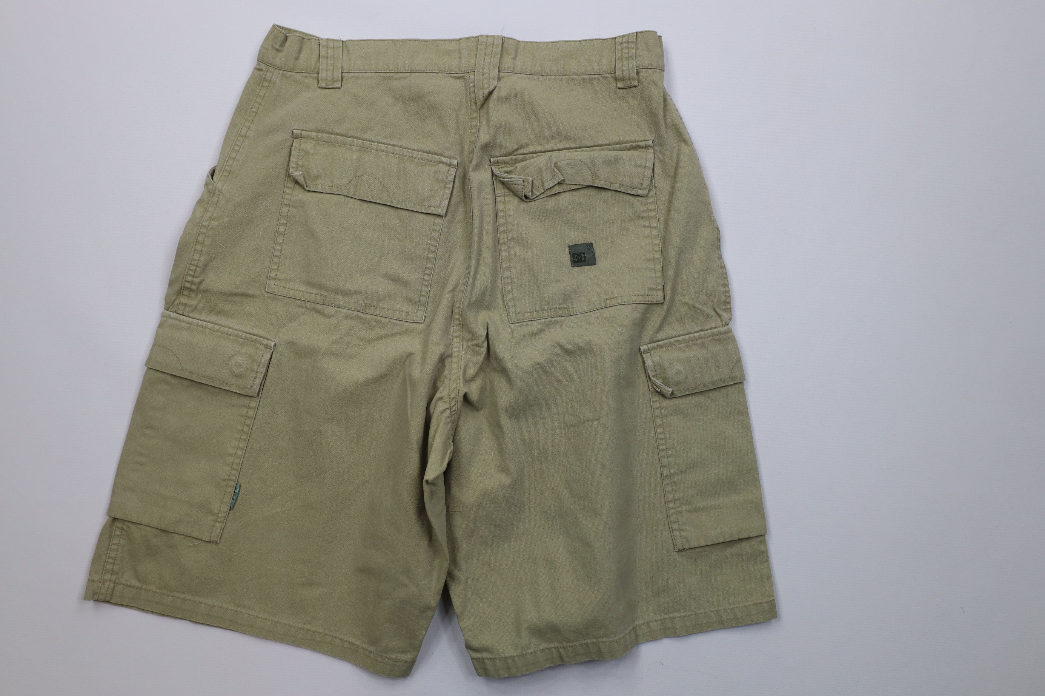 Vintage Vintage 90s Y2K DC Shoes Skateboard Cargo Shorts Beige Size US 32 / EU 48 - 8 Thumbnail