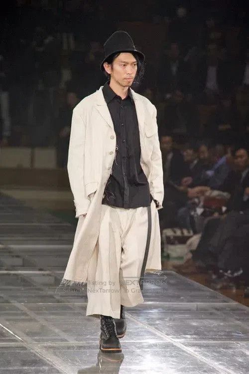 Yohji Yamamoto Yohji Yamamoto Black Distressed Coat. Size US S / EU 44-46 / 1 - 3 Thumbnail