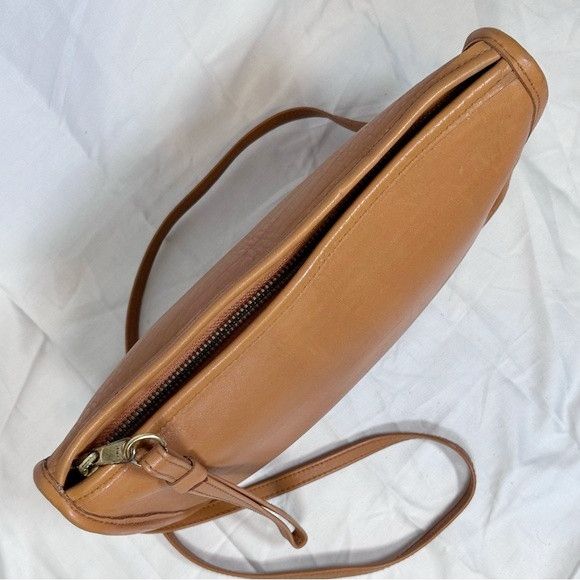 Other Vintage First Edition Camel Leather Cross Body Handbag Size ONE SIZE - 5 Thumbnail