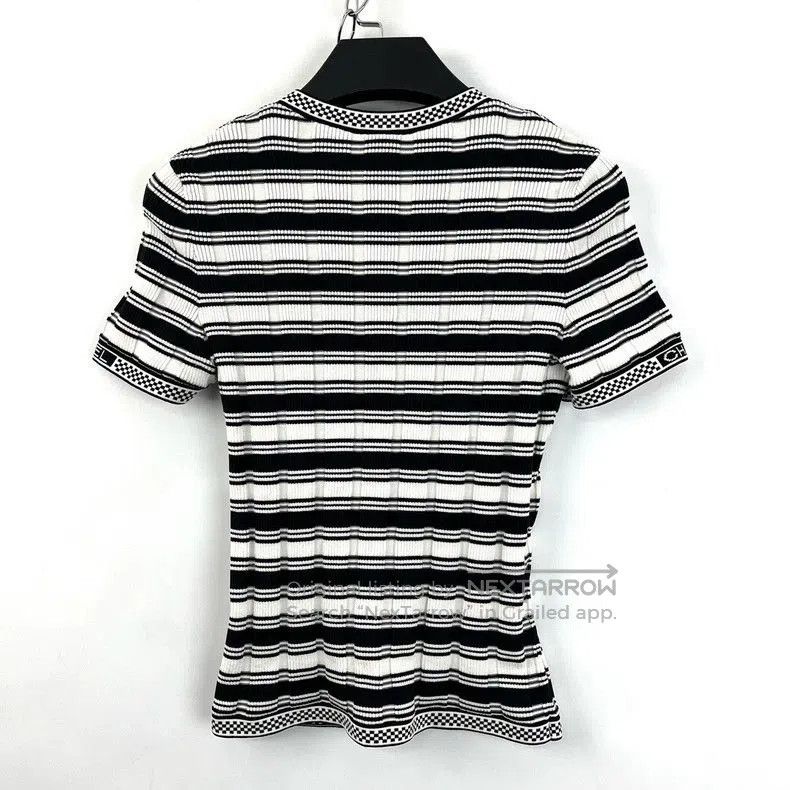 Chanel Chanel Black White Stripe Logo Knit Top. Size US M / EU 48-50 / 2 - 2 Thumbnail