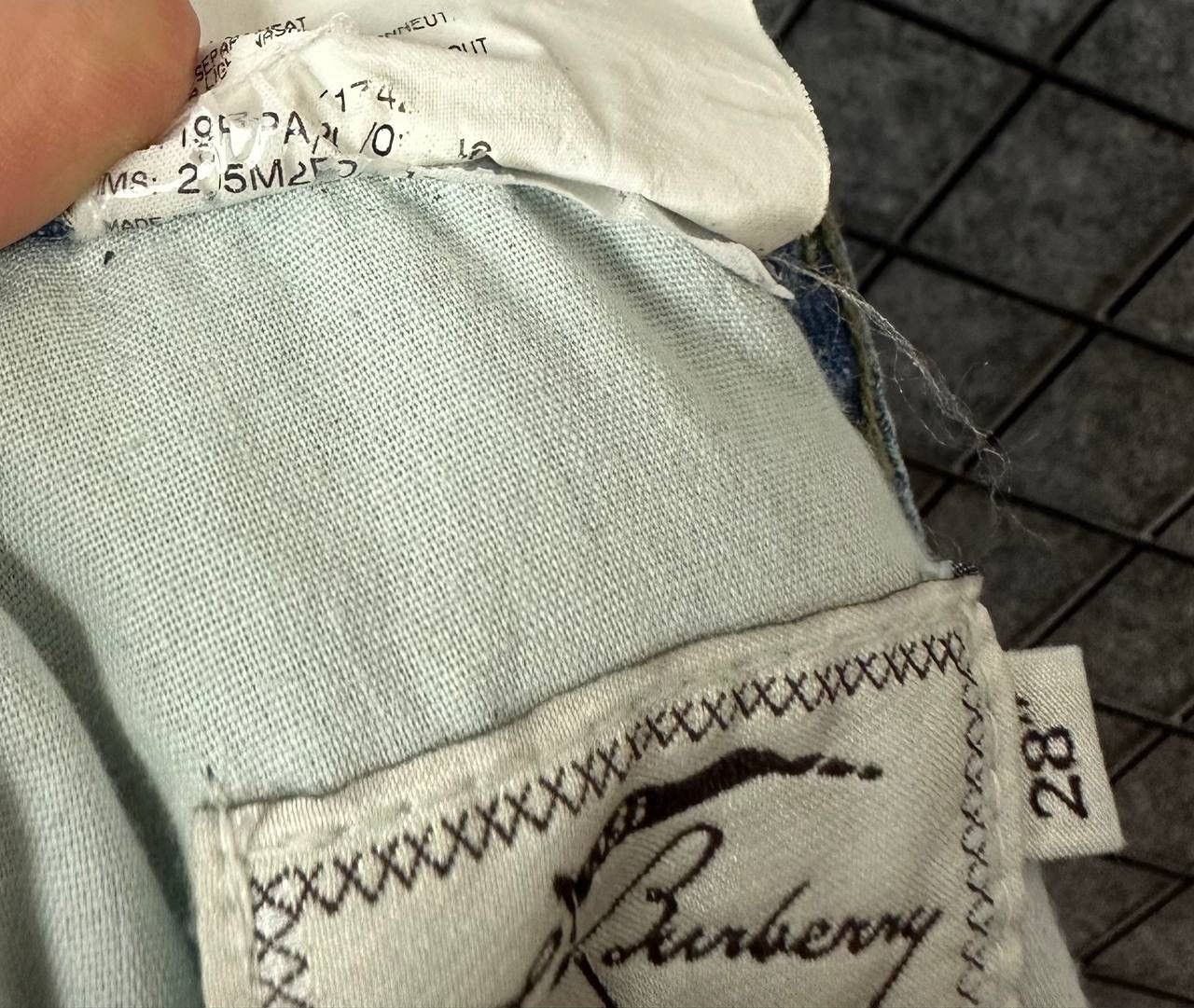 Burberry Thomas Burberry denim jeans size 28 Size US 28 / EU 44 - 14 Thumbnail