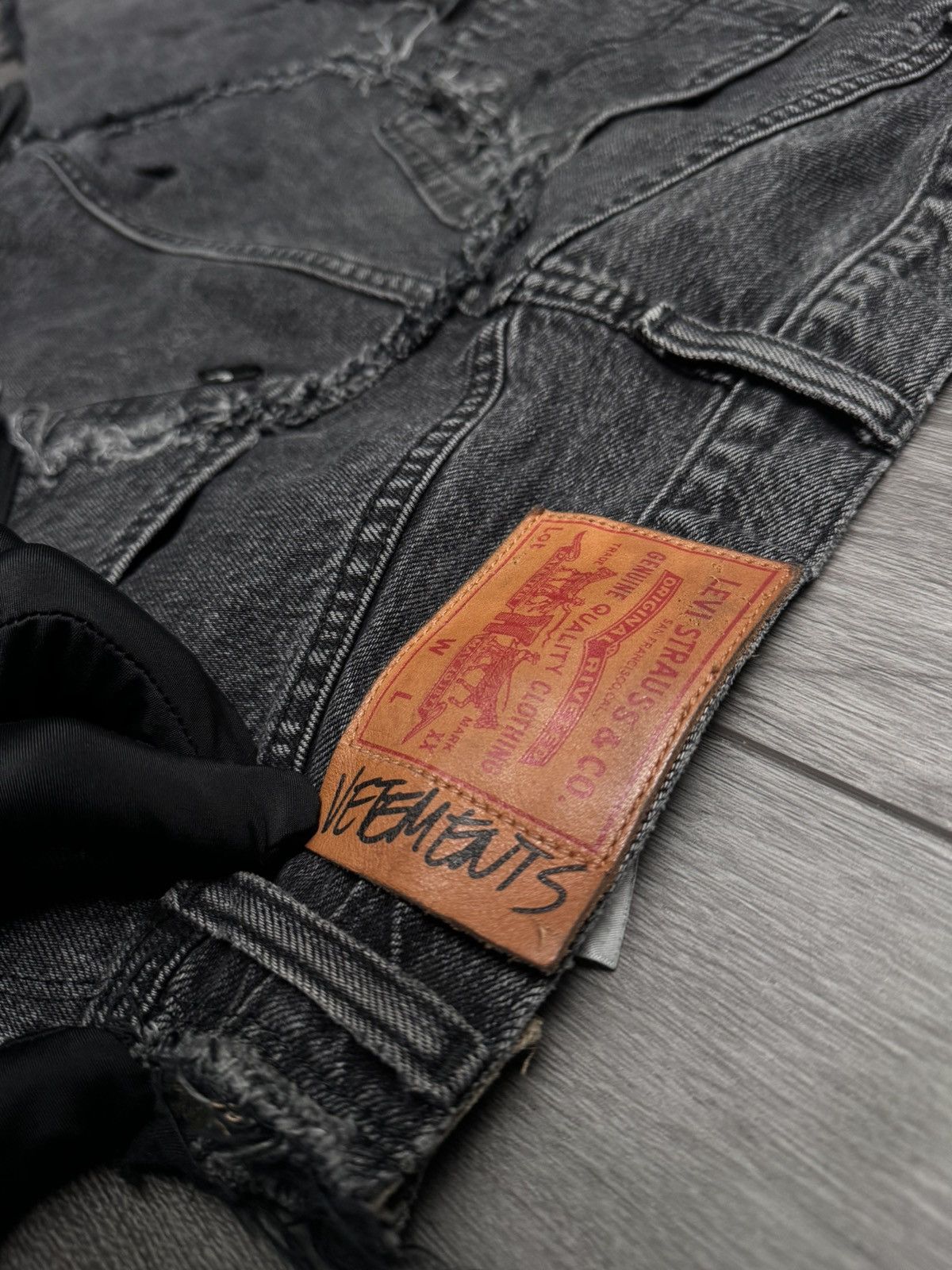 Levi's × Vetements SS19 Vetements x Levi’s Reconstructed Denim Cargo Pants Size US 32 / EU 48 - 7 Thumbnail
