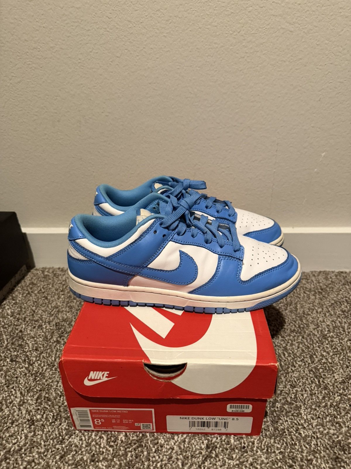 Nike UNC Dunk low Size US 8 / EU 41 - 4 Thumbnail