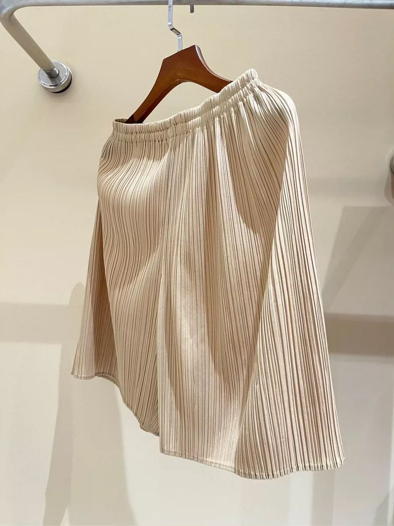 Issey Miyake issey miyake size:m Champagne gold shorts 2505-Nextarrow Size 42" / US 20 - 6 Thumbnail