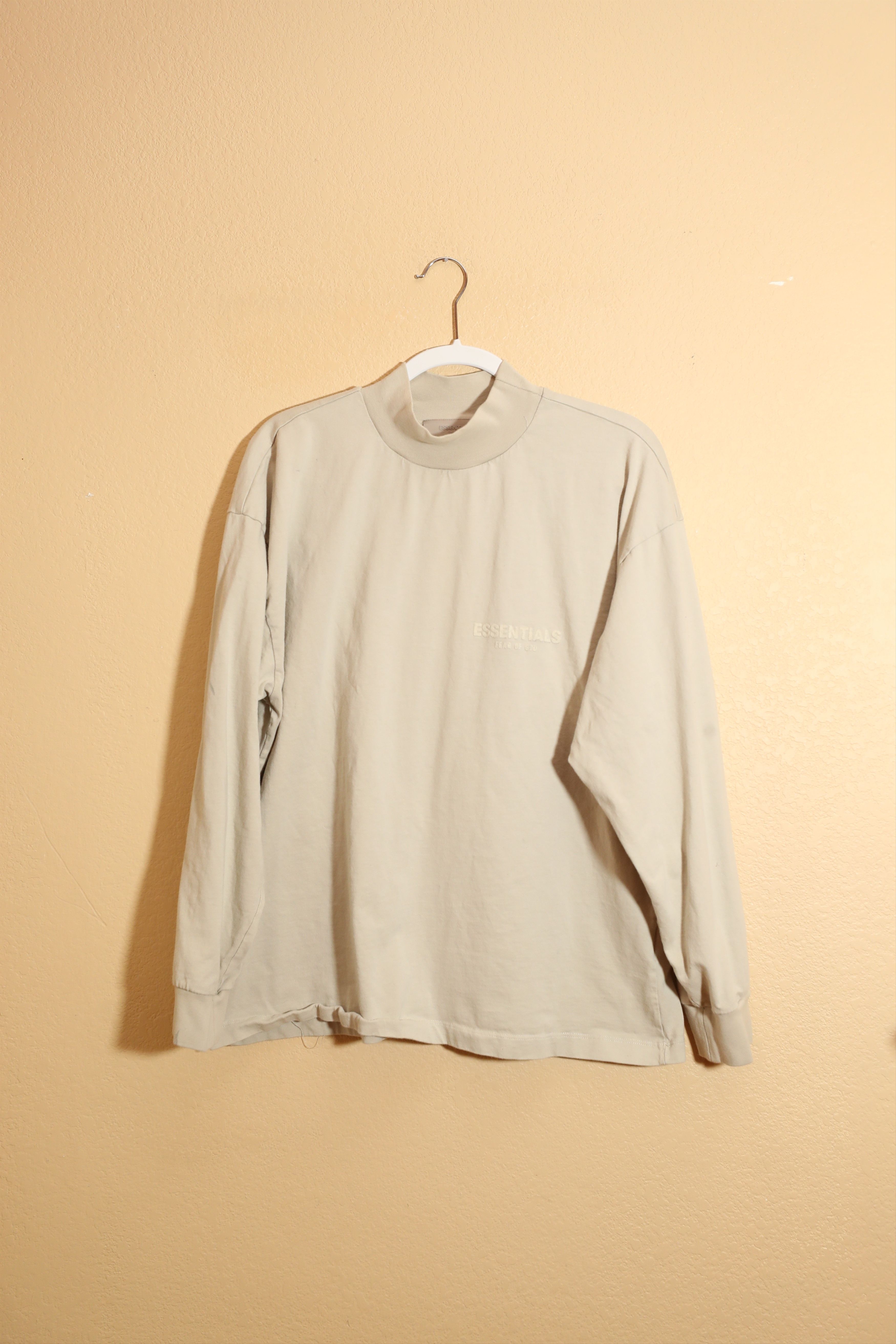 Fear of God Fear of God Essentials Mockneck Logo Tee (S) Size US S / EU 44-46 / 1 - 1 Thumbnail