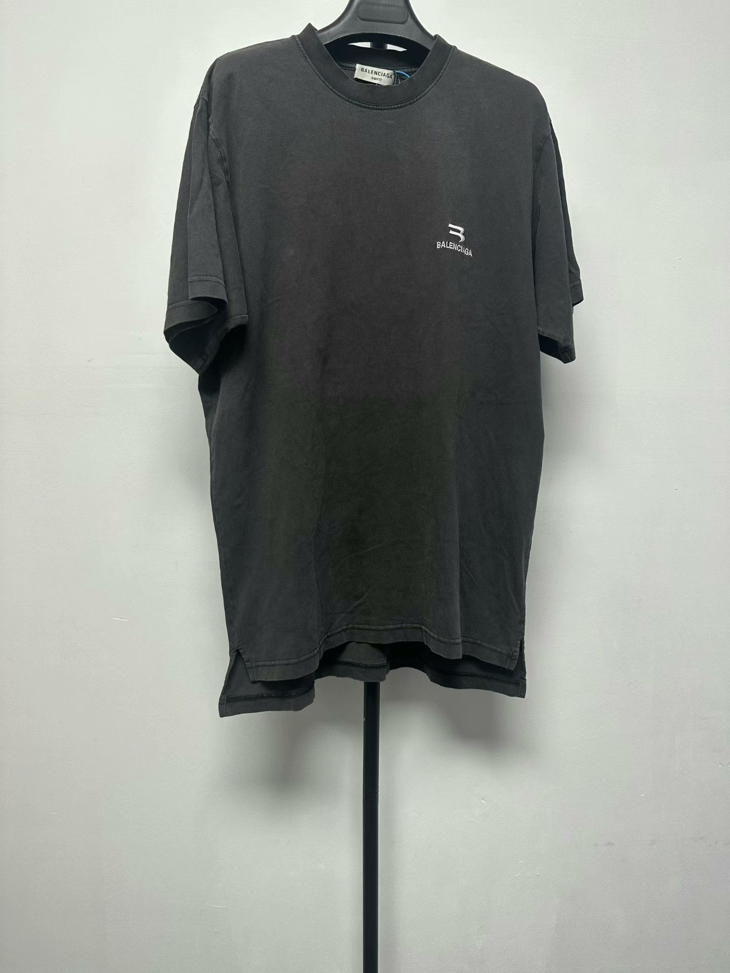 Balenciaga Balenciaga Logo Embroidered T-Shirt Size 1 Size US S / EU 44-46 / 1 - 1 Thumbnail