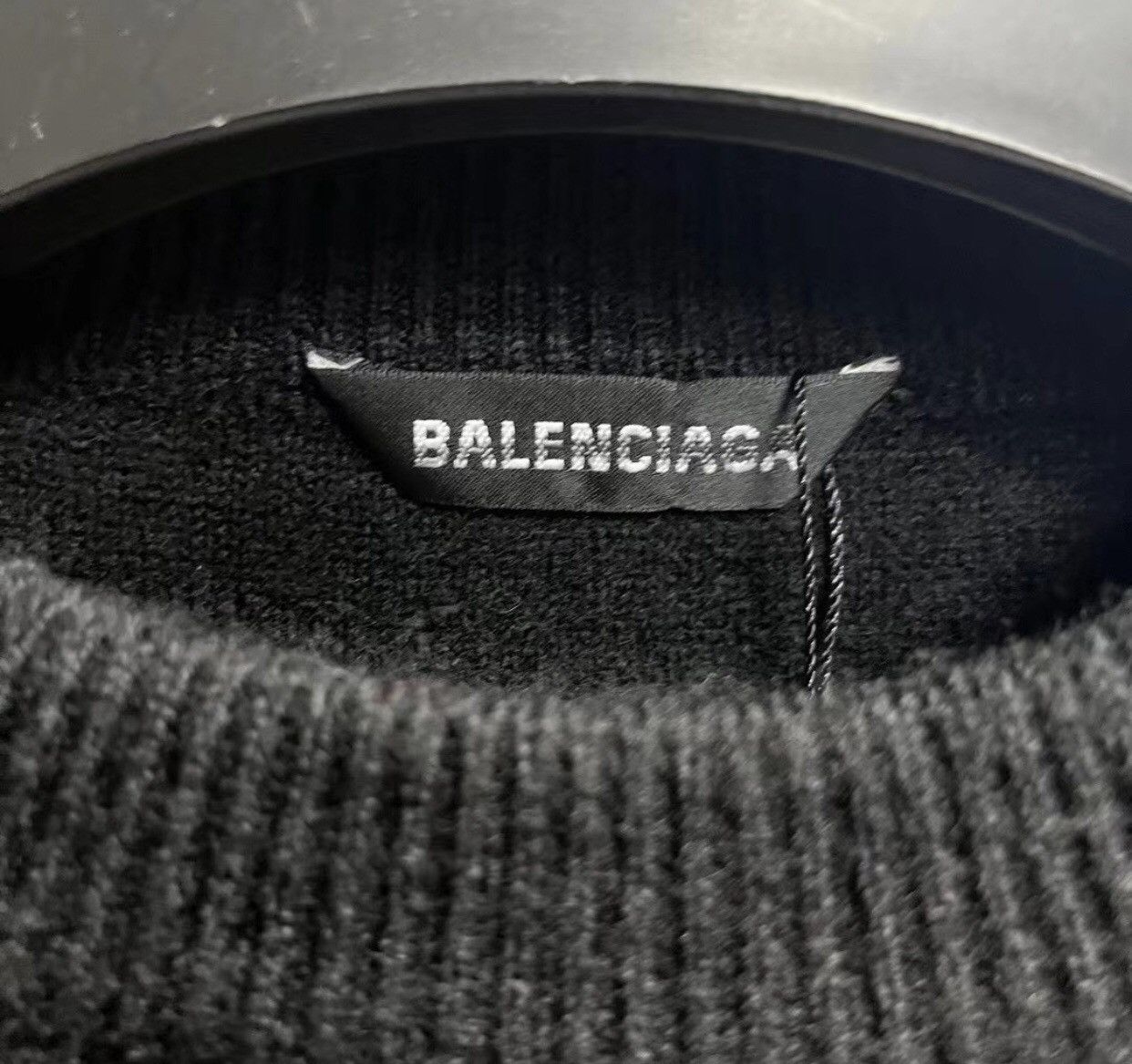 Balenciaga Balenciaga black logo letter inlaid loose fitknitted sweater Size US S / EU 44-46 / 1 - 3 Thumbnail