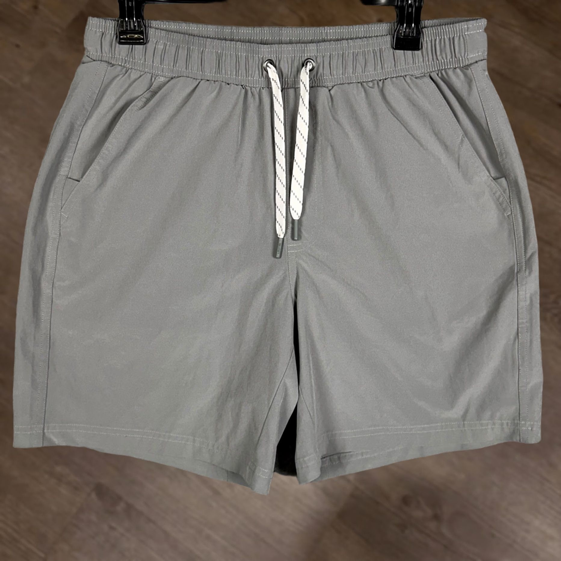 Vintage VRST Shorts Mens M Gray Athletic Lined Training Elastic Waist EUC Pockets Moisture Wicking Inseam 6.5 in Drawstring Sporty Casual Activewear Size US 31 - 1 Thumbnail