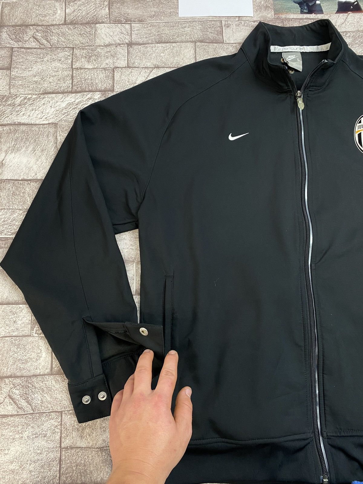 Vintage Vintage Juventus FC Nike Soccer Jacket Track Size US L / EU 52-54 / 3 - 7 Thumbnail