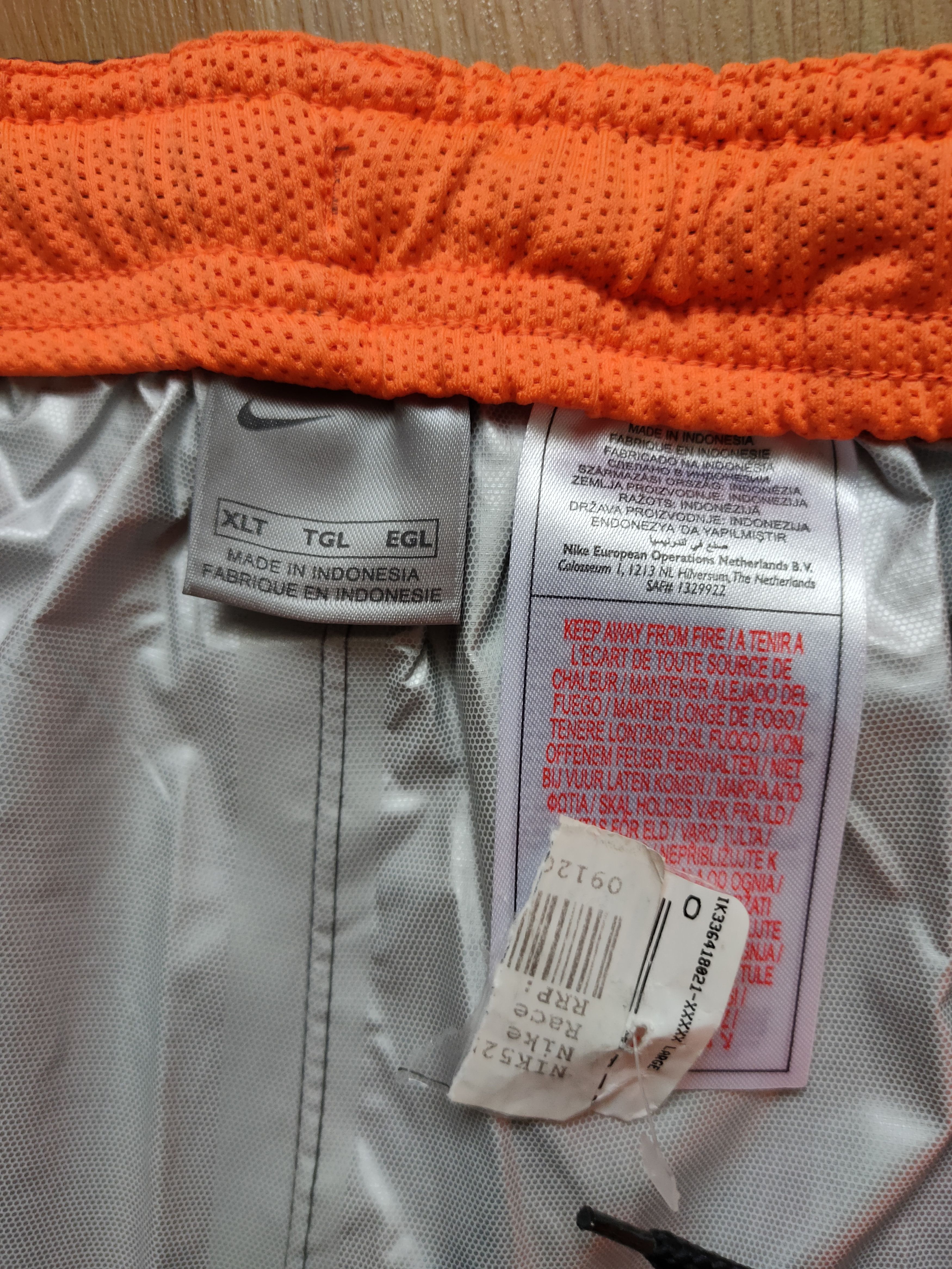 Nike Vintage Nike Gorpcore Waterproof XXL Sweatpants Size US 40 / EU 56 - 12 Thumbnail