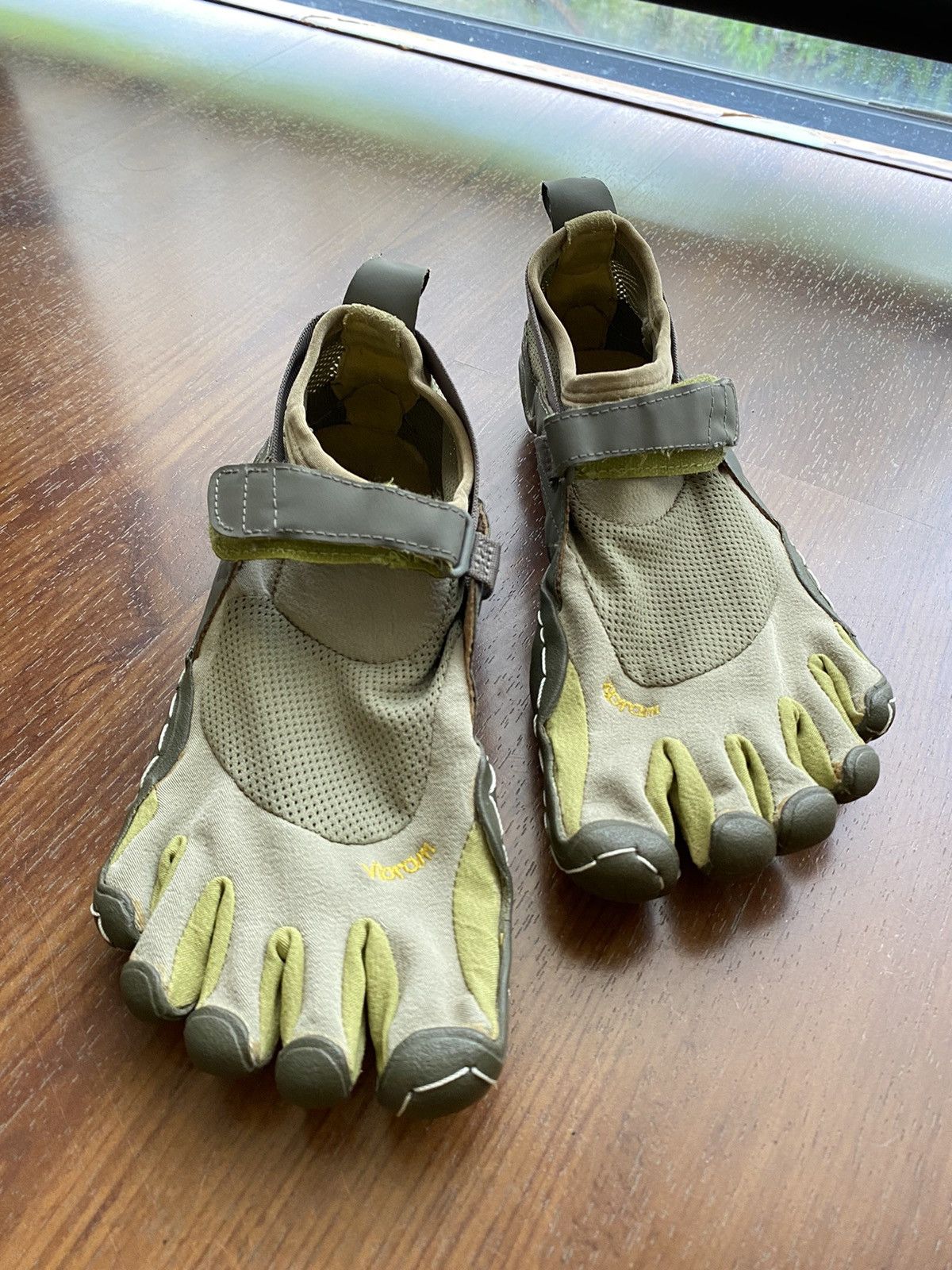 Vibram Vibram Five Fingers grey shoes Size US 10 / IT 40 - 1 Thumbnail
