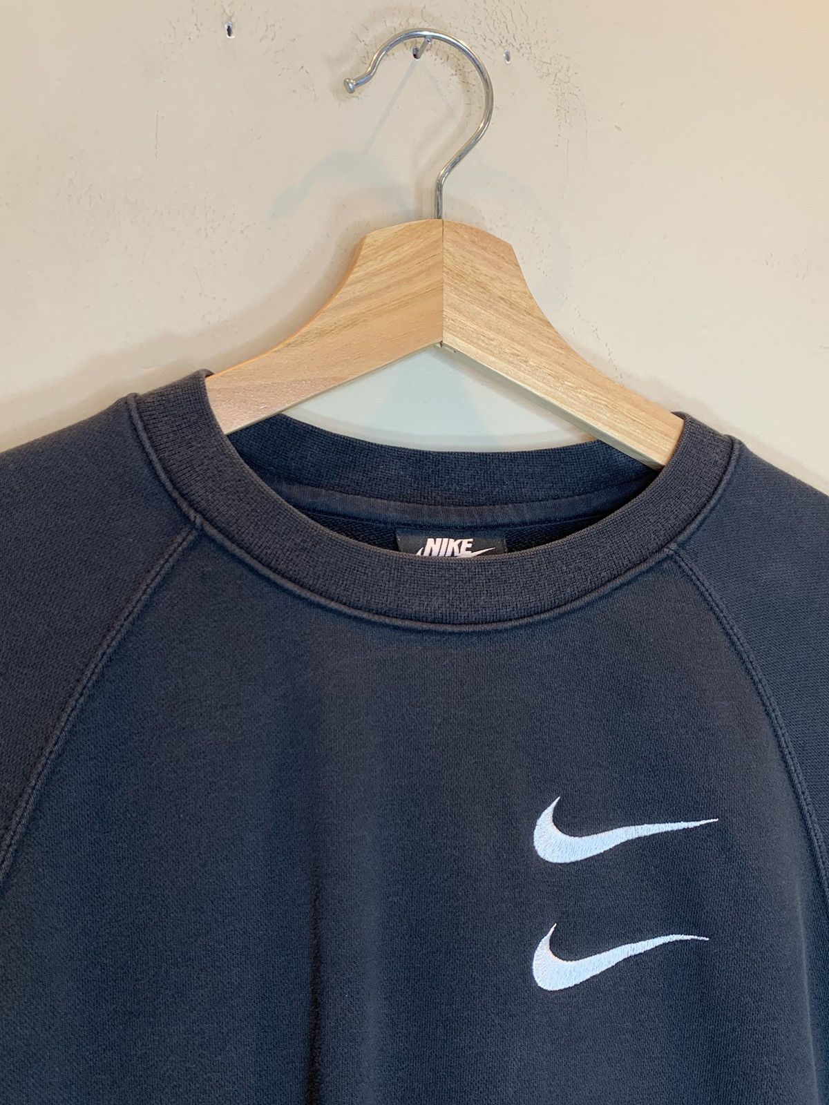 Nike *RARE* Nike Double Swoosh Goddess of Victory Art Sweatshirt Size US S / EU 44-46 / 1 - 7 Thumbnail
