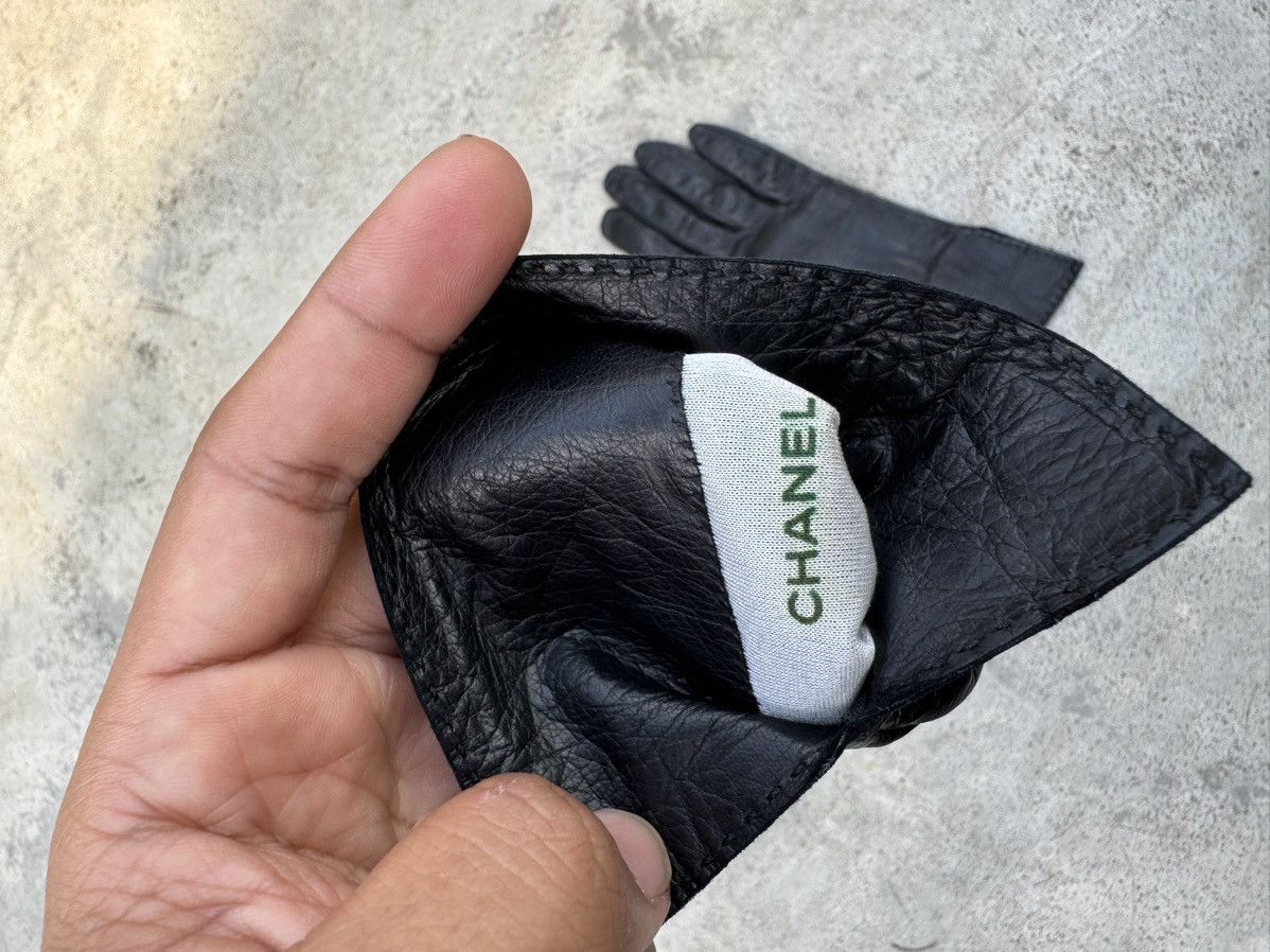 Chanel × Vintage 1990’s Vintage Chanel Logo Leather Gloves Made in France Size ONE SIZE - 4 Thumbnail