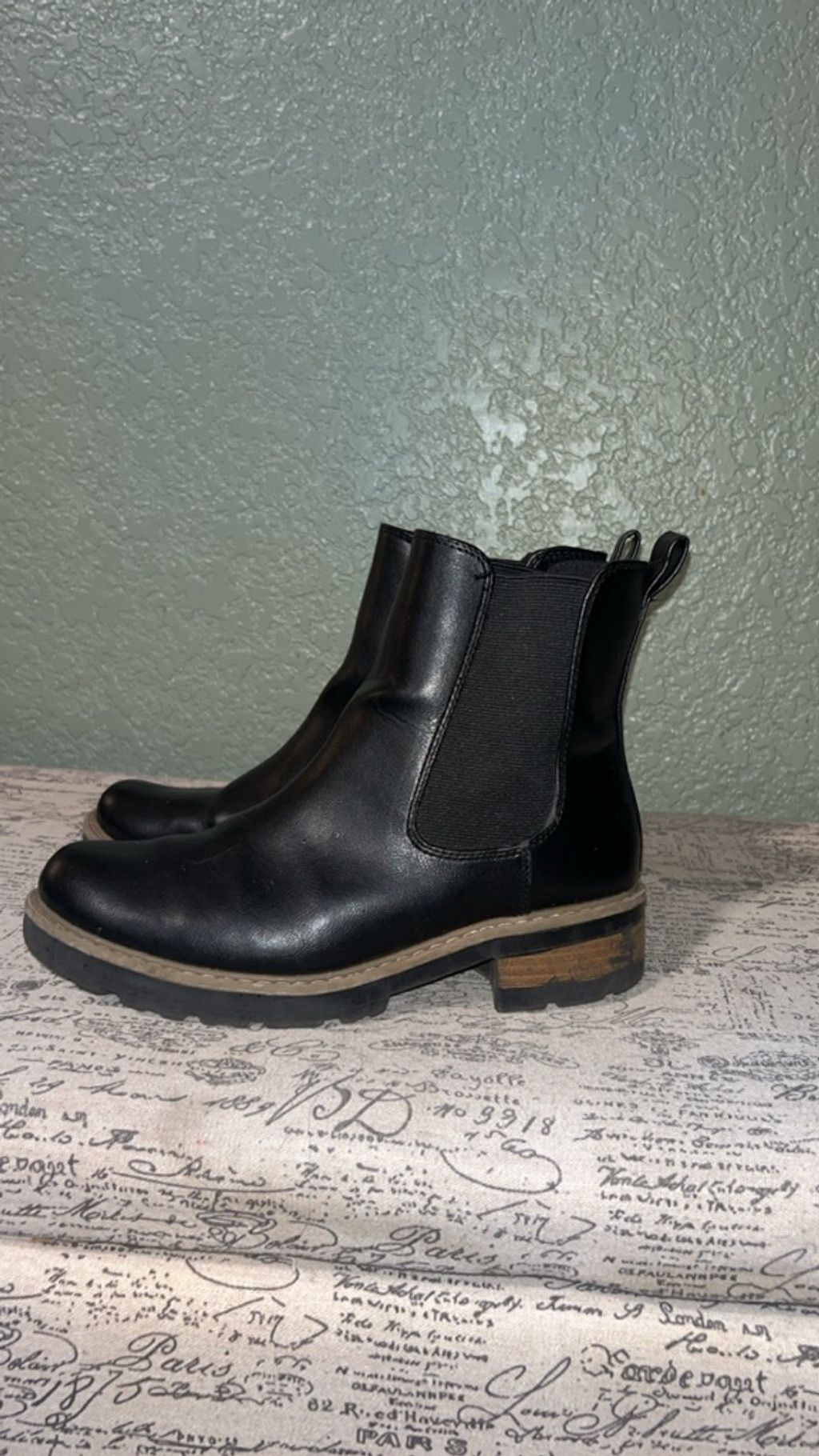 The Unbranded Brand Women's Universal thread Black Ankle Boots & Booties Size 7 Size US 7 / IT 37 - 3 Thumbnail