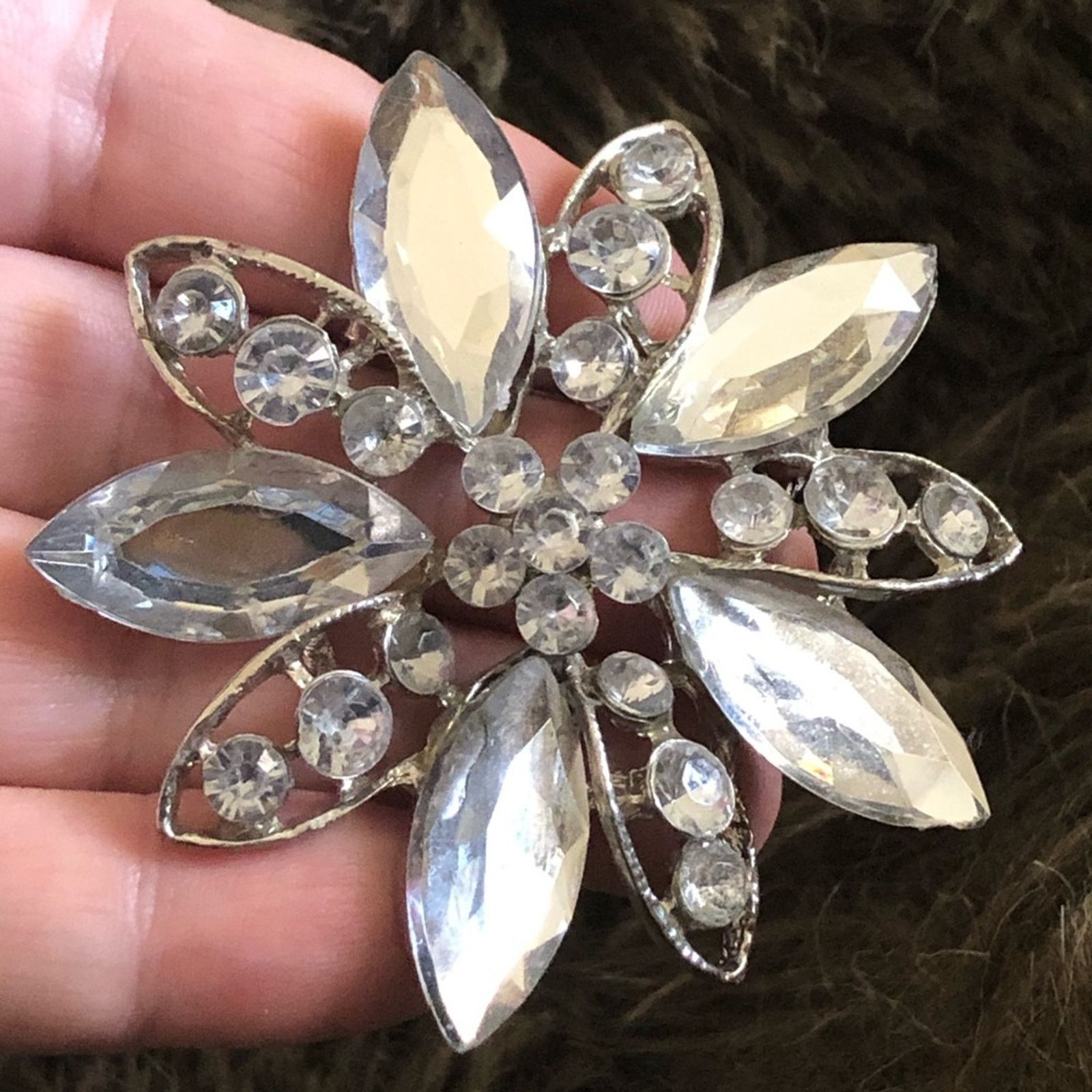 Vintage Vintage clear rhinestone starburst brooch pin Size ONE SIZE - 3 Thumbnail