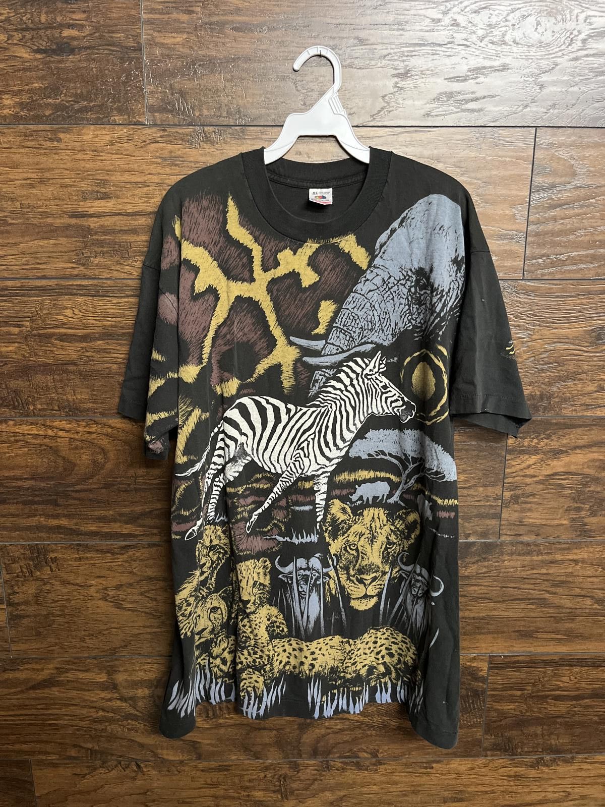 Fruit Of The Loom VTG Nature AOP Tee - African Safari Harleyquin T-shirt XL Size US XL / EU 56 / 4 - 1 Thumbnail
