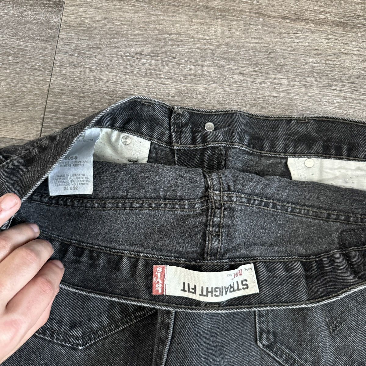 Levi's × StraightFaded × Vintage Vintage Y2K Levi’s 505 faded black wide leg jeans essential Size US 34 / EU 50 - 5 Thumbnail