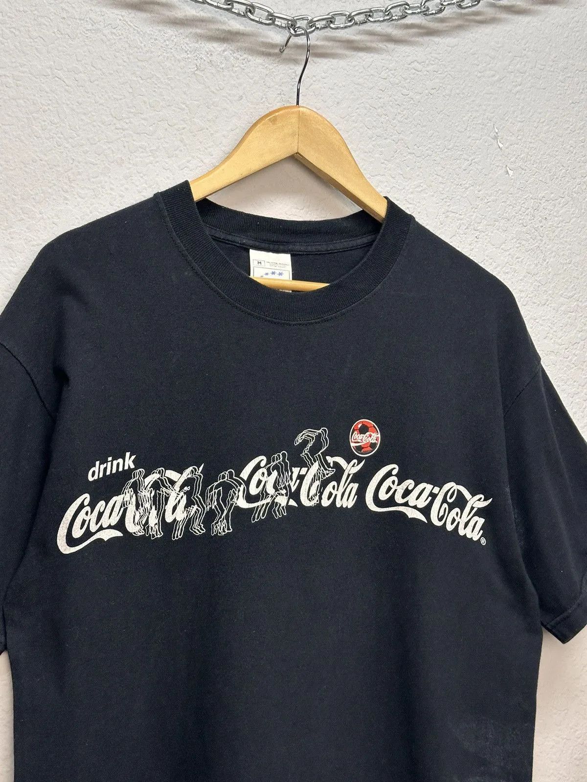 Coca Cola Vintage Usa Coca Cola Y2k Distressed Faded opium Red T-shirt Size US M / EU 48-50 / 2 - 4 Thumbnail