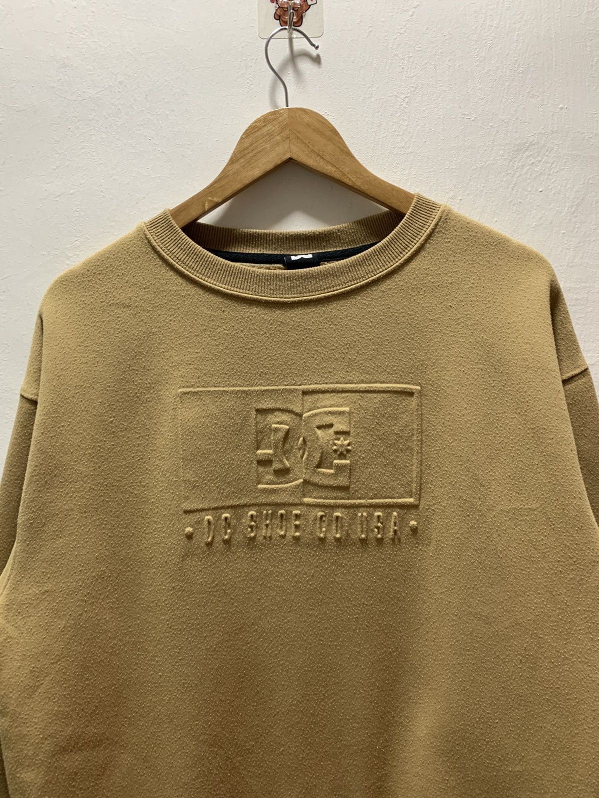 DC Y2K Dc DCSHOECOUSA Big Logo Distressed Sweatshirt Size US S / EU 44-46 / 1 - 2 Thumbnail