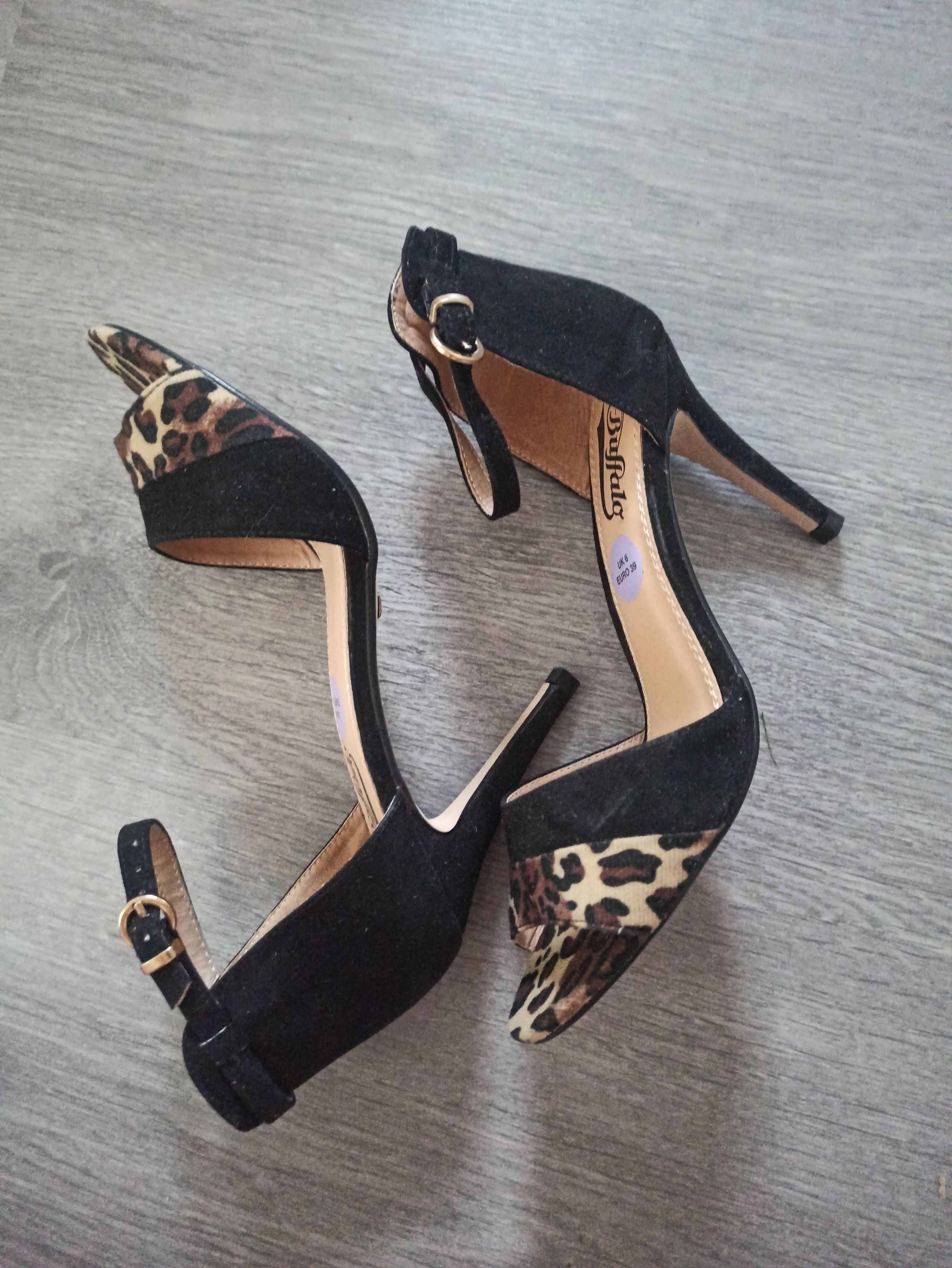 Buffalo London New Buffalo sandals size 38 Size US 8 / IT 38 - 3 Thumbnail