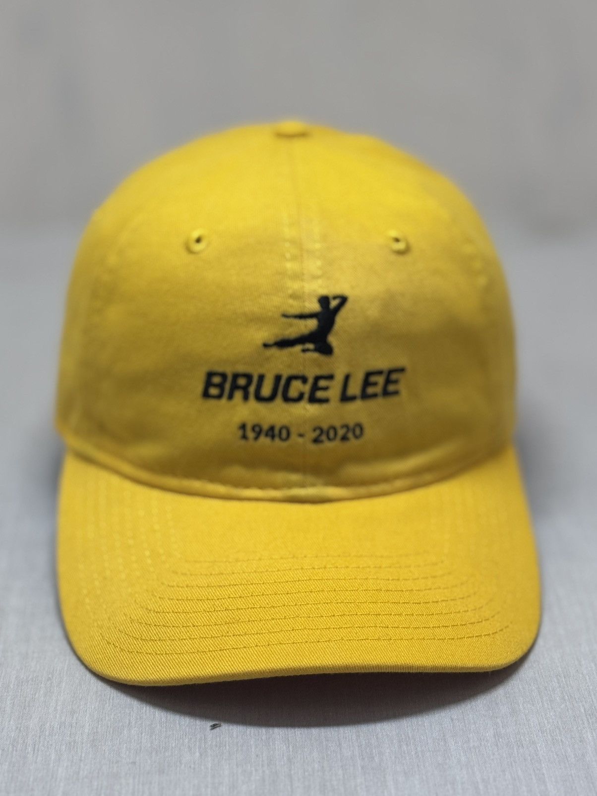 New Era yellow baseball cap featuring a Bruce Lee 1940s Size ONE SIZE - 3 Thumbnail