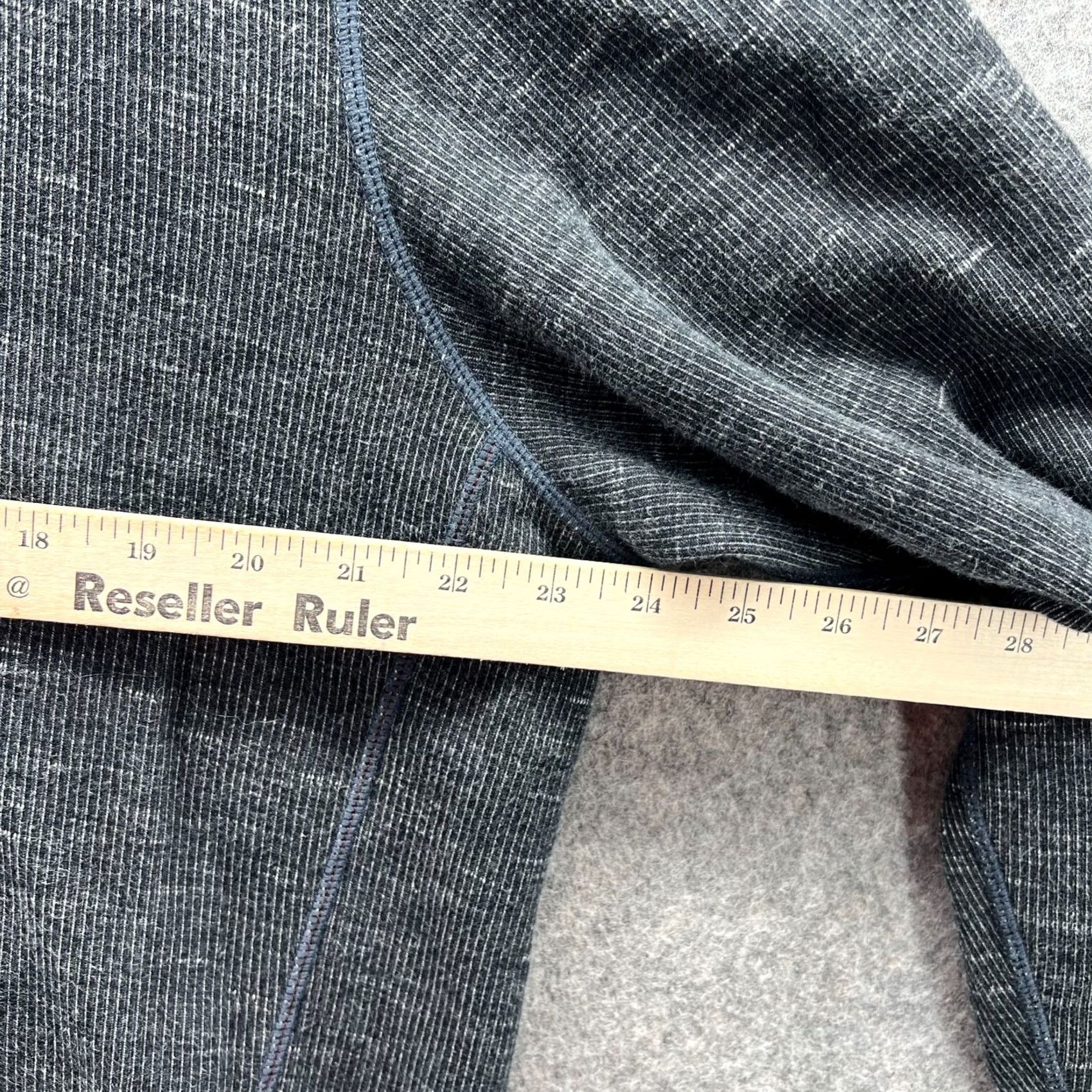 Tommy Bahama VINTAGE Tommy Bahama Sweater Mens XL Gray Pullover 1/4 Zip Reversible Fleece Jacket Shirt Size US XL / EU 56 / 4 - 7 Thumbnail