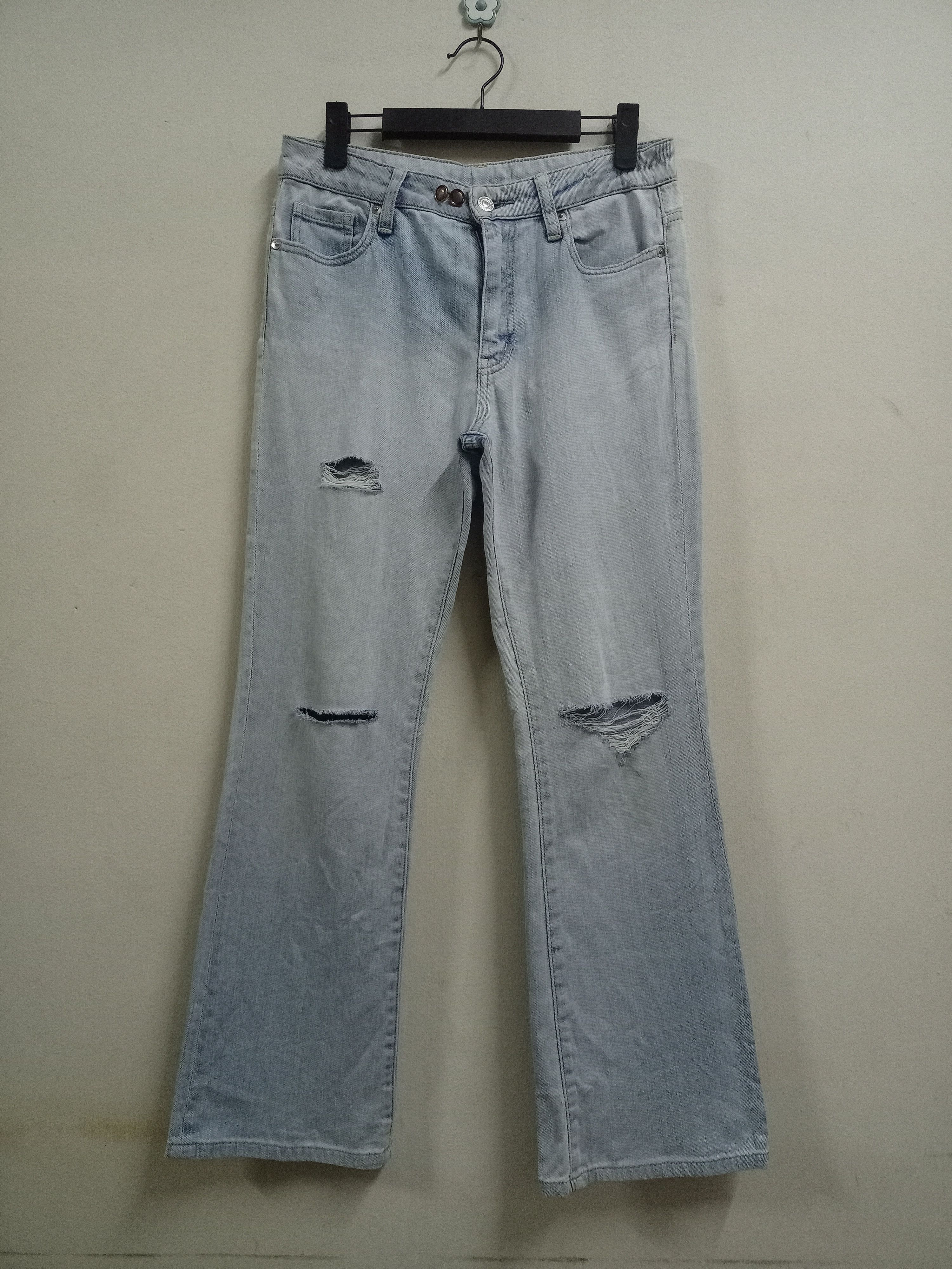 Vintage Uniqlo Light Wash Style Distressed Flare Jeans