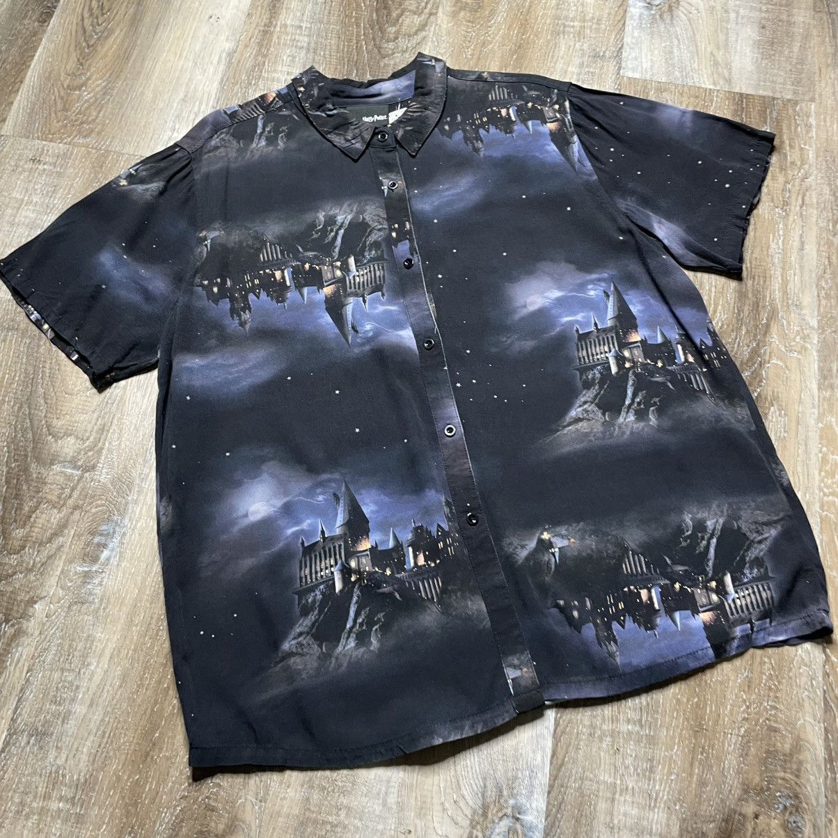 Universal Studios Harry Potter Hogwarts Button Up Shirt Men XL Movie Universal Size US XL / EU 56 / 4 - 3 Thumbnail