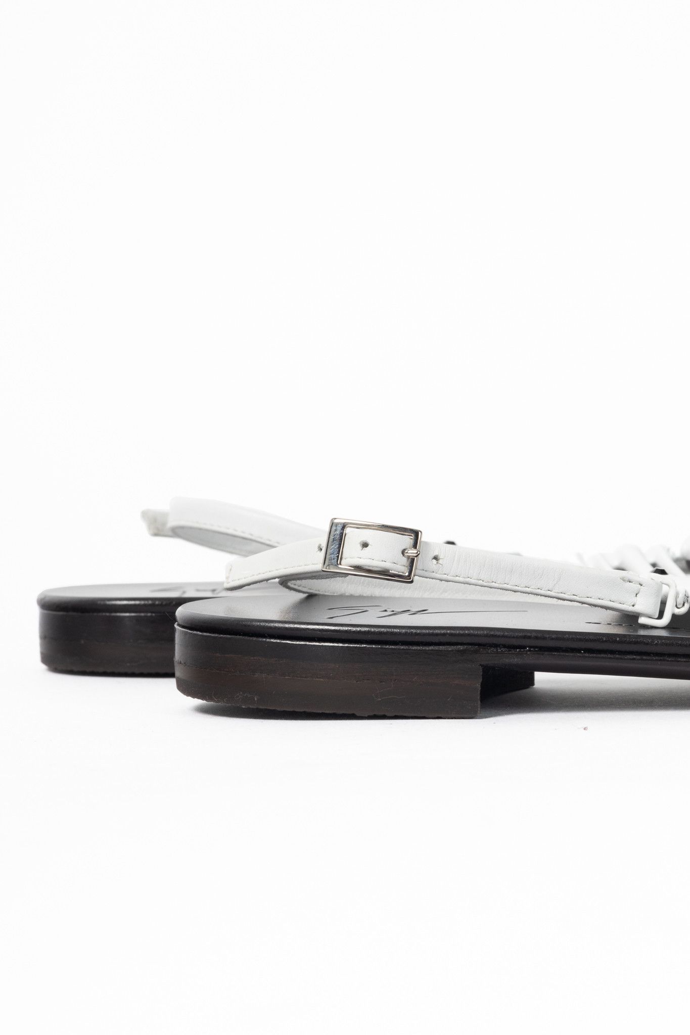Giuseppe Zanotti Giuseppe Zanotti White Fishbone Flat Sandals Size US 9.5 / IT 39.5 - 7 Thumbnail