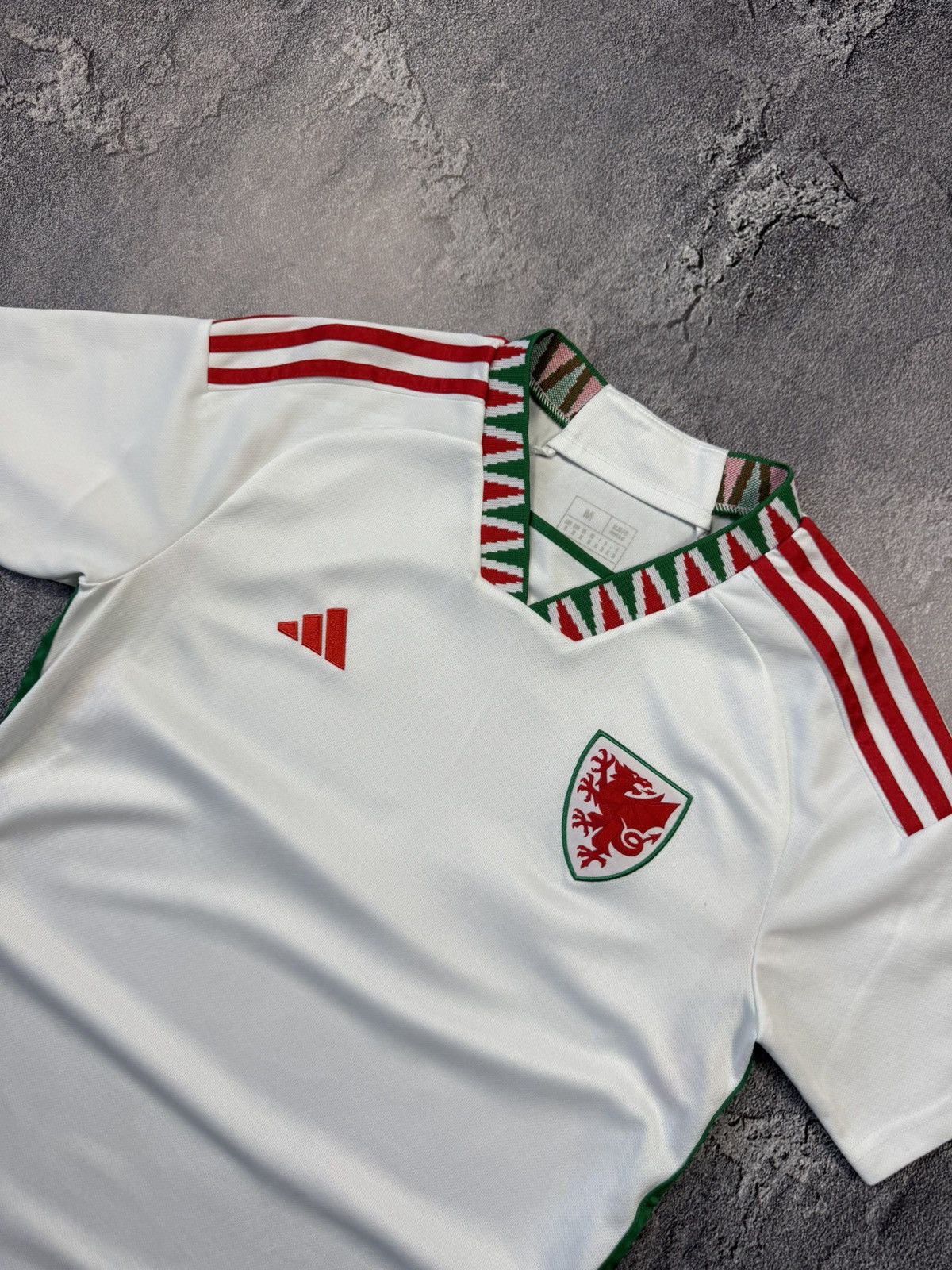 Adidas Wales Away Jersey 2022/23 — Perfect Condition Size US M / EU 48-50 / 2 - 2 Thumbnail