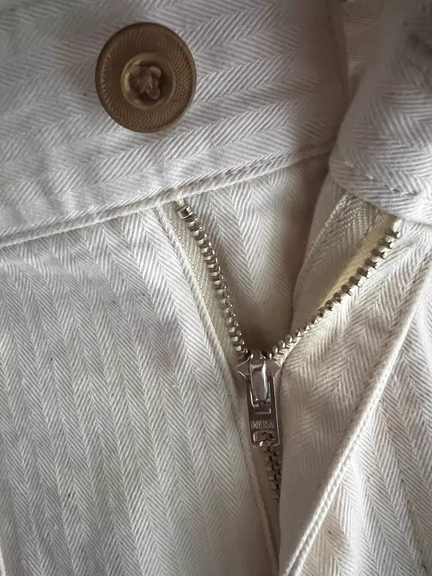 Nigel Cabourn Nigel Cabourn White Herringbone Cargo Shorts Size US 32 / EU 48 - 6 Thumbnail