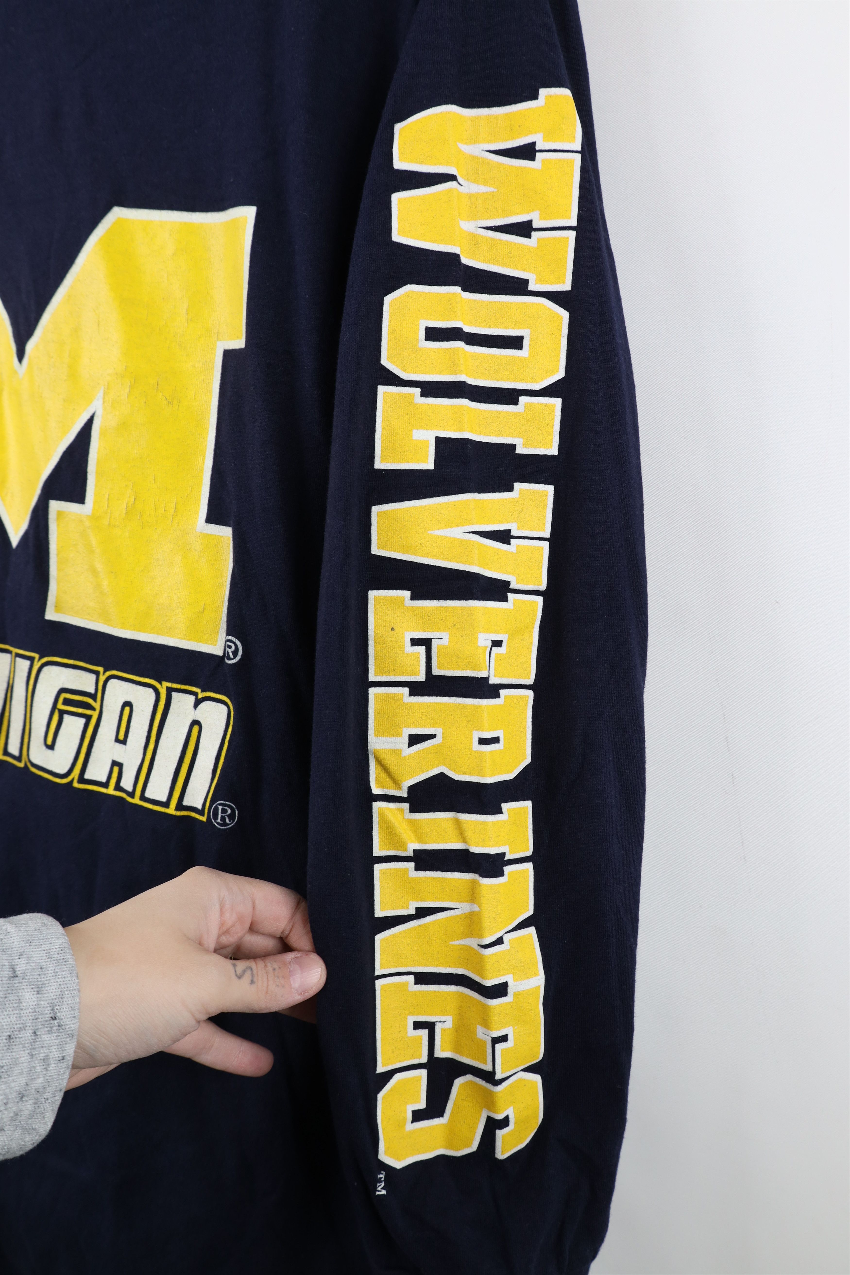 Vintage Vintage Y2K Heavy University of Michigan Long Sleeve T-Shirt Size US L / EU 52-54 / 3 - 5 Thumbnail