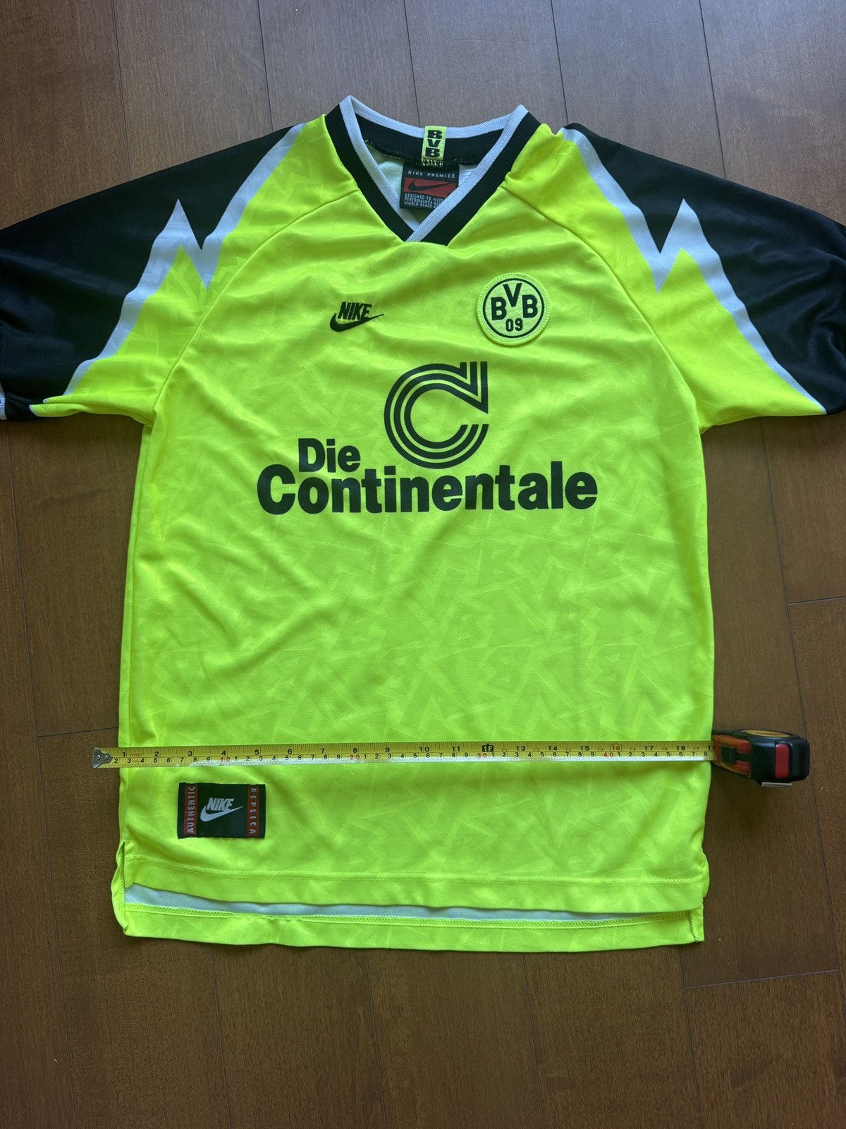 Nike Authentic Borussia Dortmund 95/96 jersey Size US M / EU 48-50 / 2 - 12 Thumbnail
