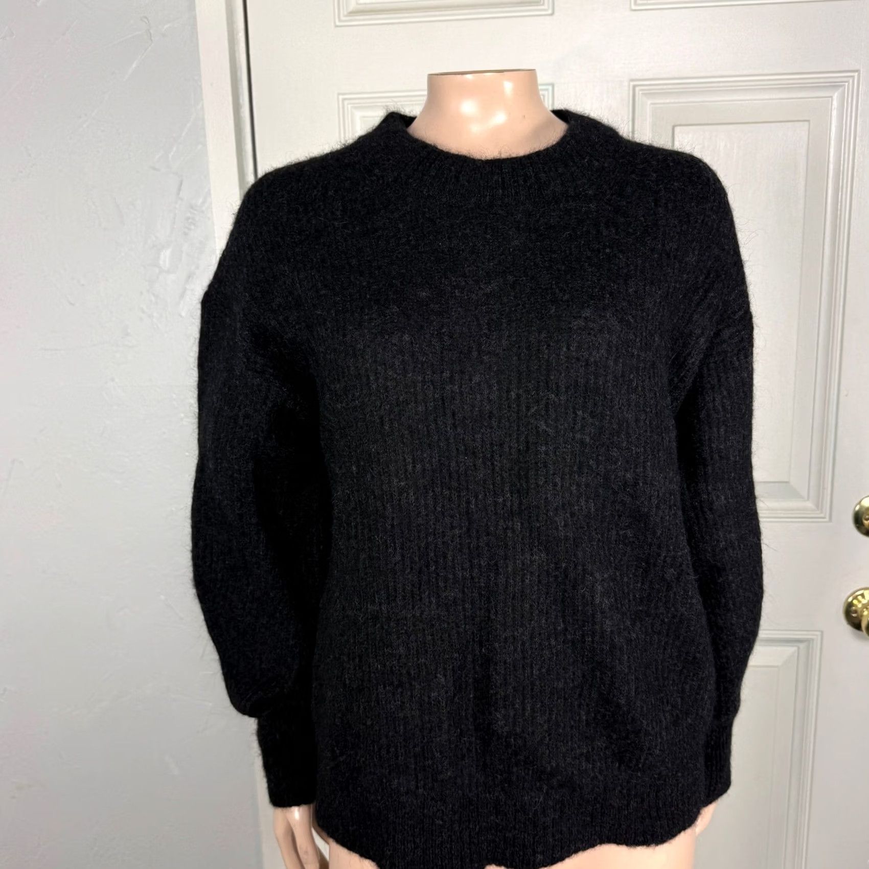 Everlane Everlane Womens Sweater M Wool Alpaca Crew Neck Long Sleeve Black Knit Pullover Vintage No Size M / US 6-8 / IT 42-44 - 2 Thumbnail