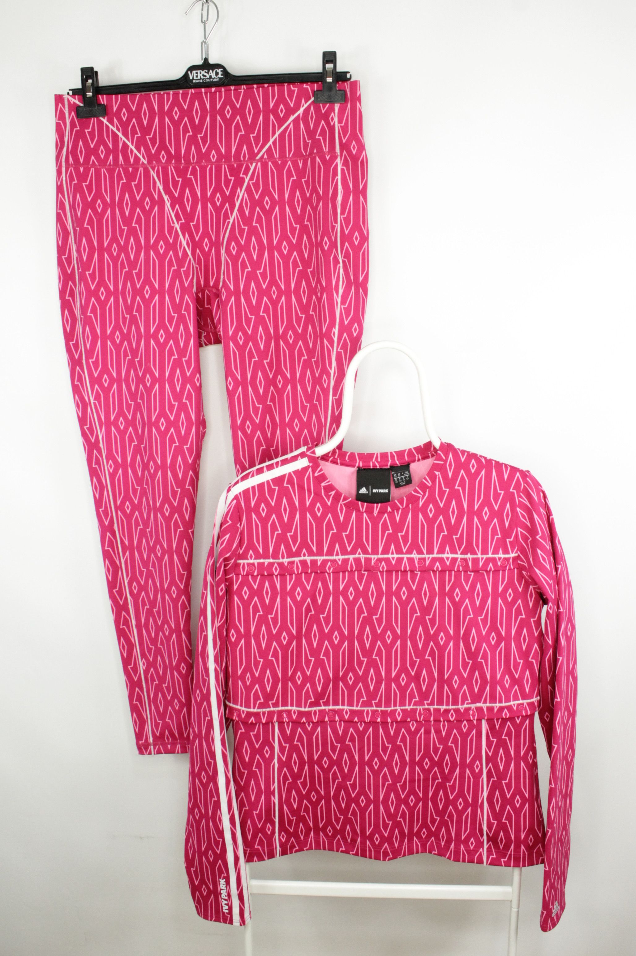 Adidas × Ivy Park Adidas x Ivy Park Monogram Training Suit Leggings Top Size XL / US 12-14 / IT 48-50 - 1 Thumbnail