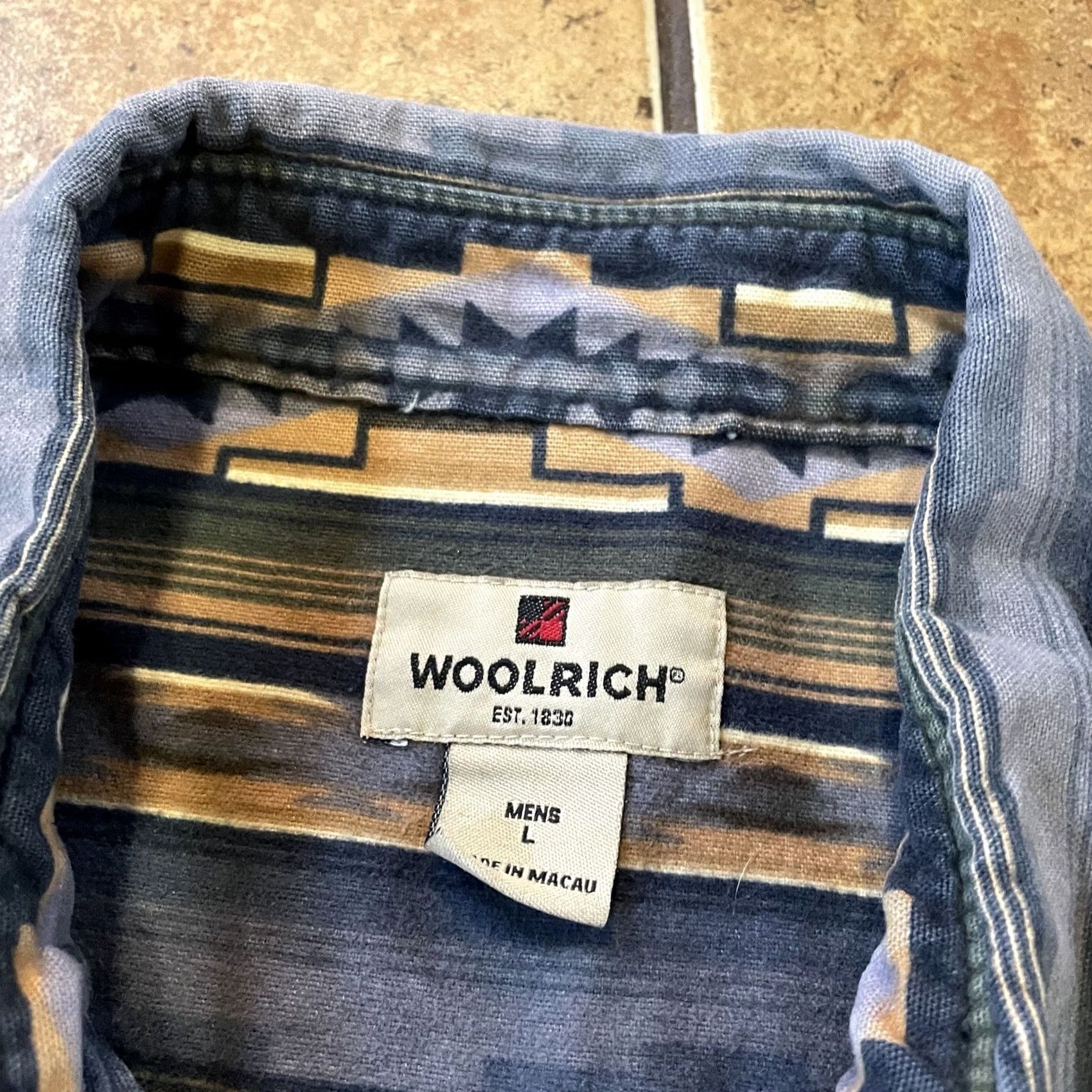 Vintage VINTAGE Woolrich Shirt Mens L Button-Down Southwest Aztec Flannel Size US L / EU 52-54 / 3 - 3 Thumbnail