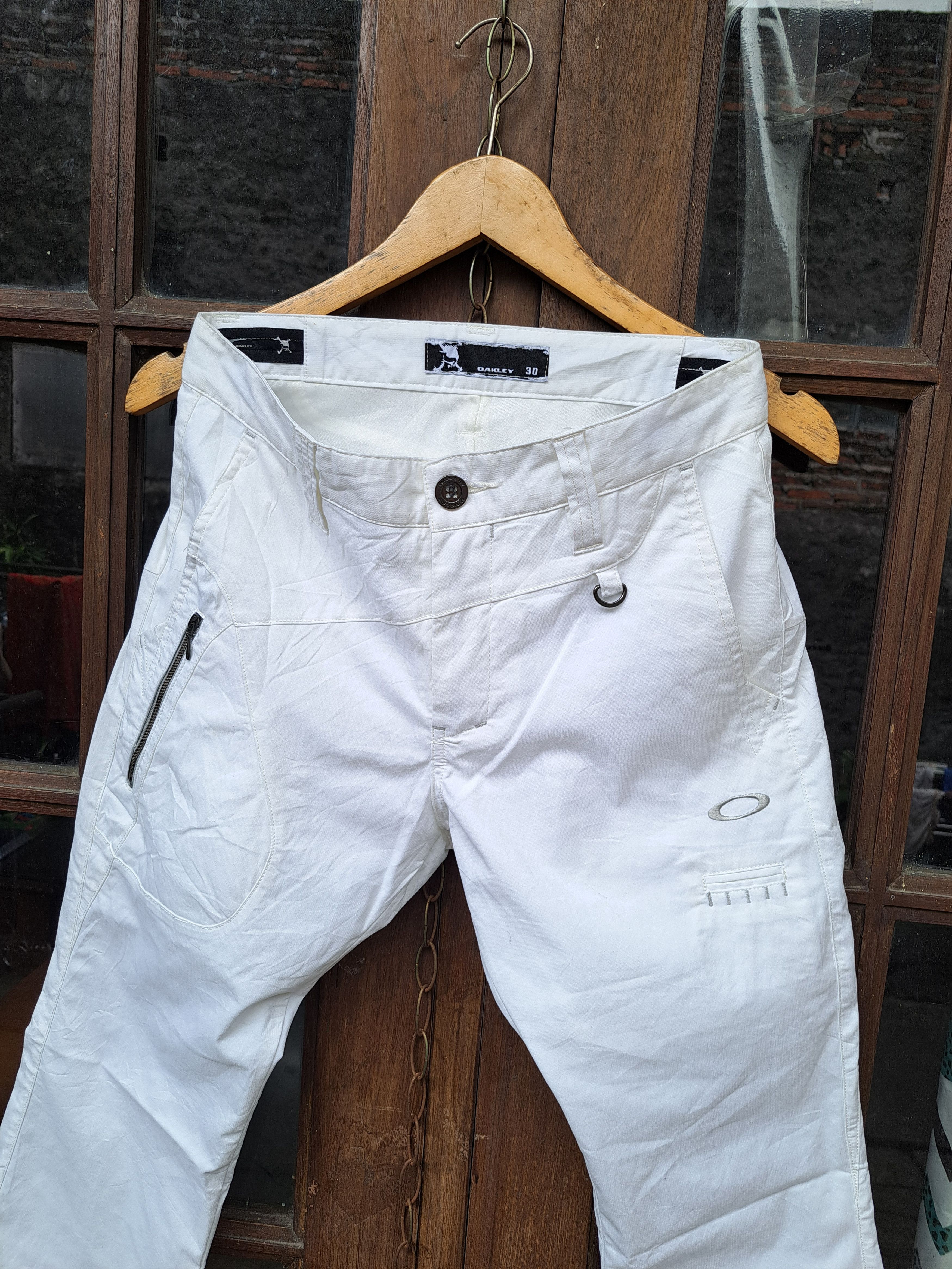 Oakley Vintage Y2K Oakley Hydrolix White Pants 7/8 Women Size 30 Size 30" / US 8 / IT 44 - 2 Thumbnail