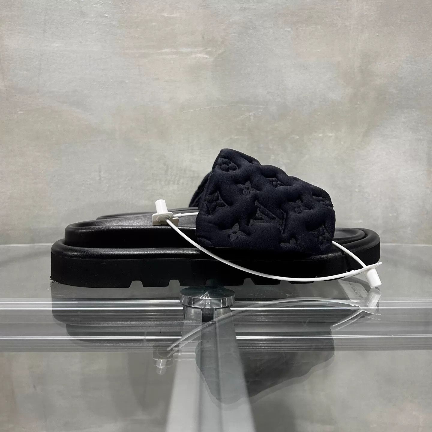 Louis Vuitton LV Black Embossed Allover Print Velcro Slippers UK3/37 Size US 6.5 / IT 36.5 - 4 Thumbnail